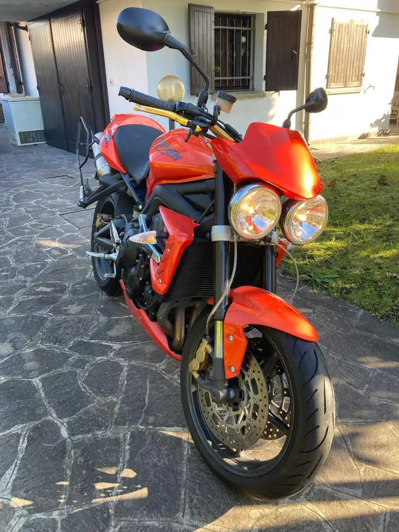 Triumph Street Triple R - 1