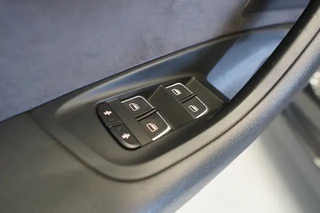 Audi A6 view 14