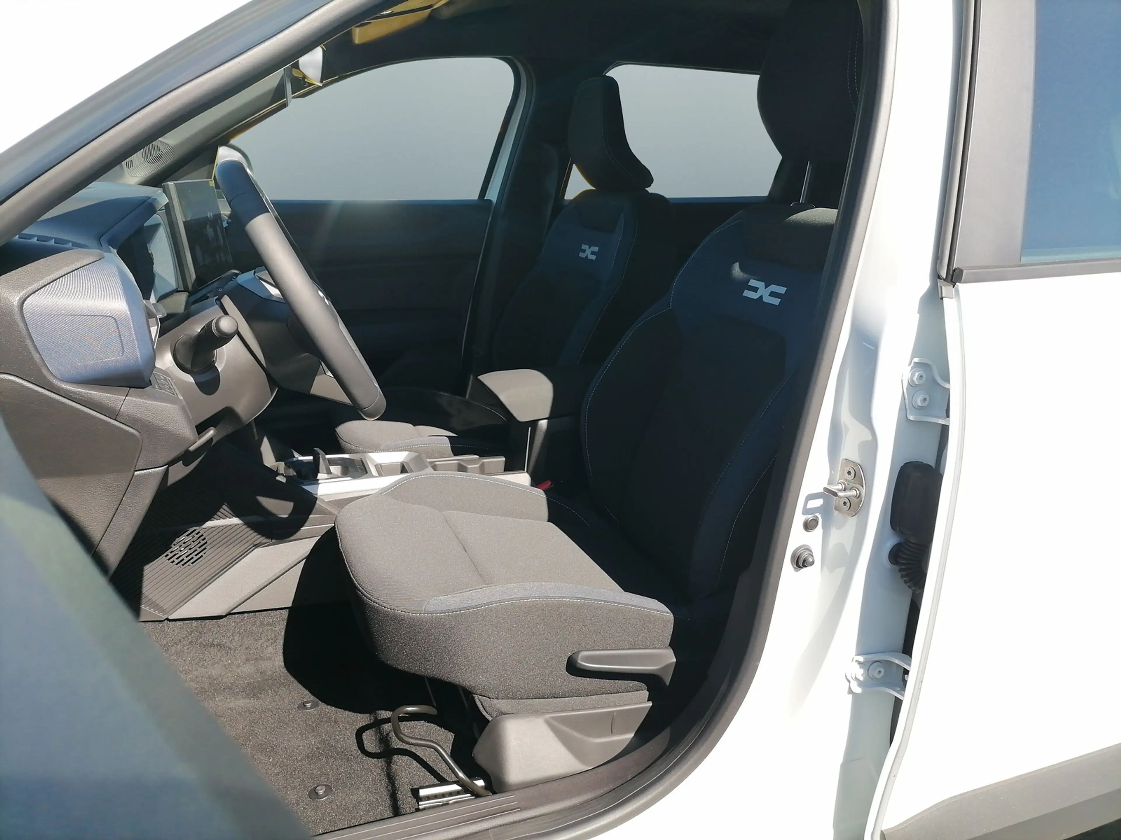Dacia Bigster Expression hybrid 155 — photo 7