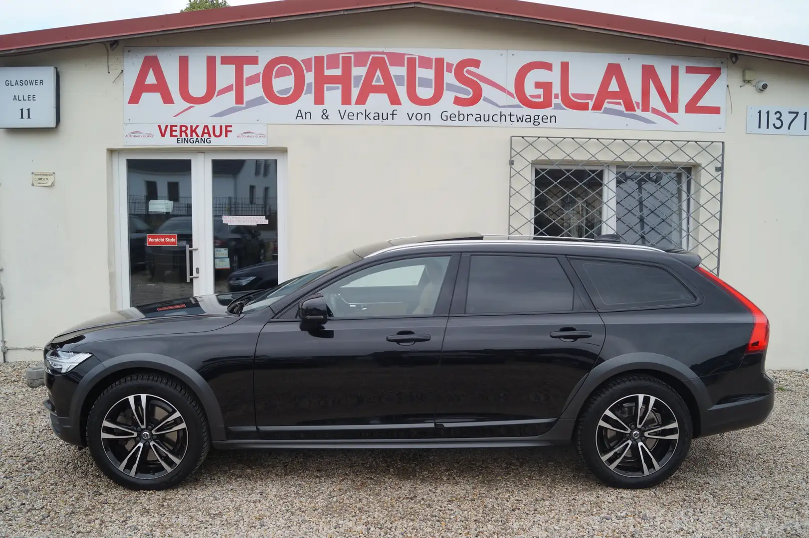 Volvo V90 Cross Country AWD Panorama*LED*AHK*Kamera Schwarz - 2