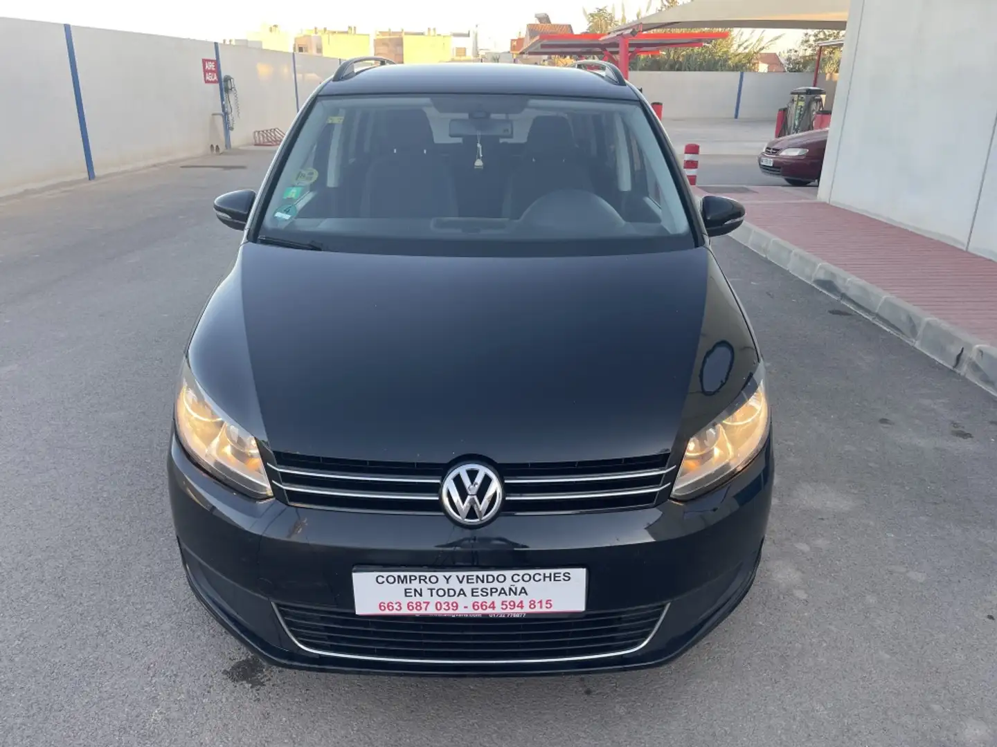 Volkswagen Touran 1.6TDI Advance 105 Negro - 1