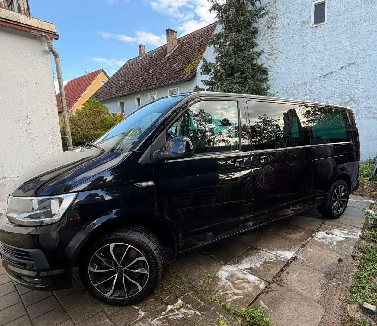 Volkswagen T6 Multivan Multivan DSG Extra Lang Schwarz - 1