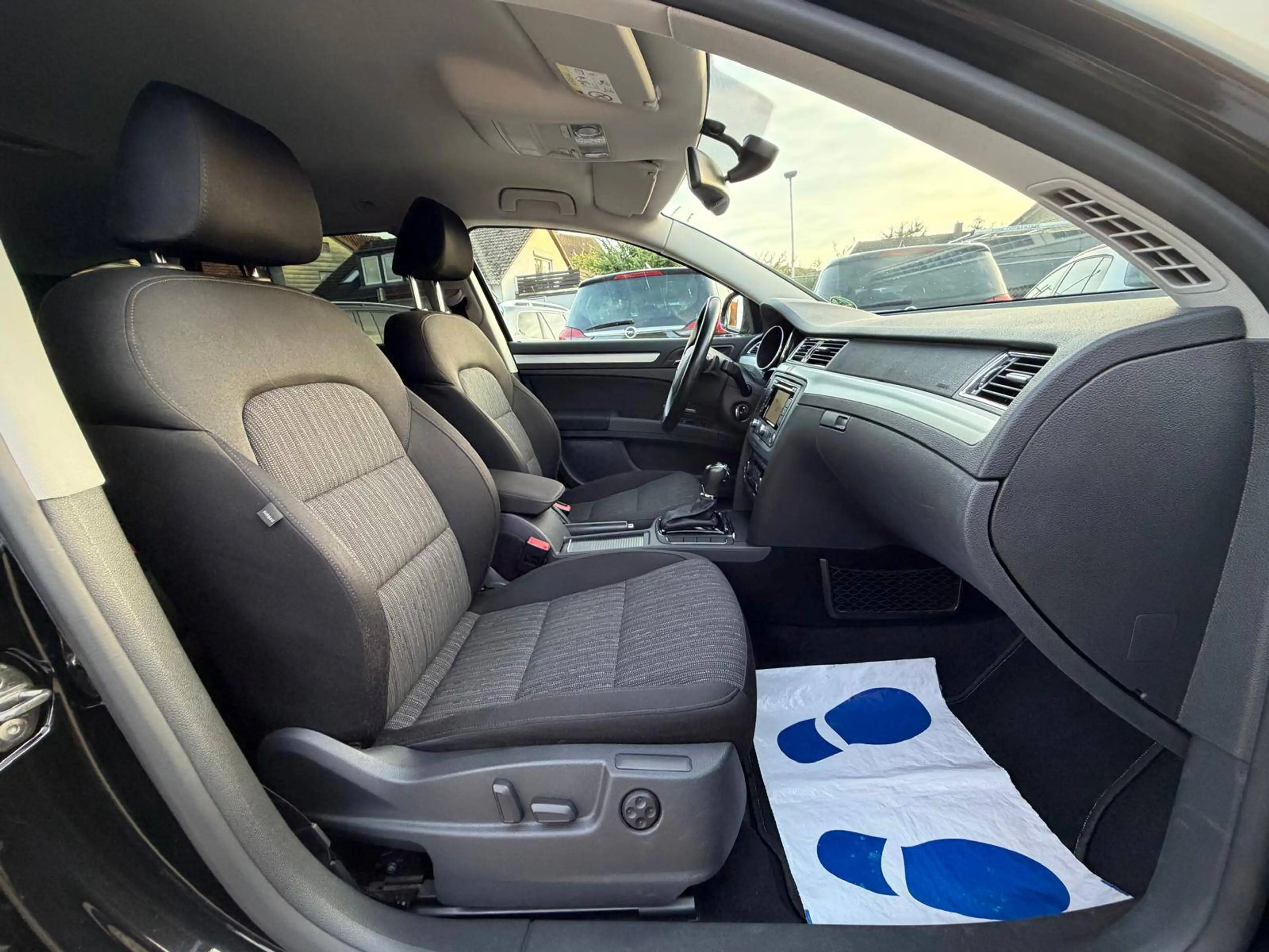 Skoda Superb 1.8 TSI Elegance 1Hand Xenon SHZ PDC AHK Navi Automatik Scheckheft bei Skoda — photo 13