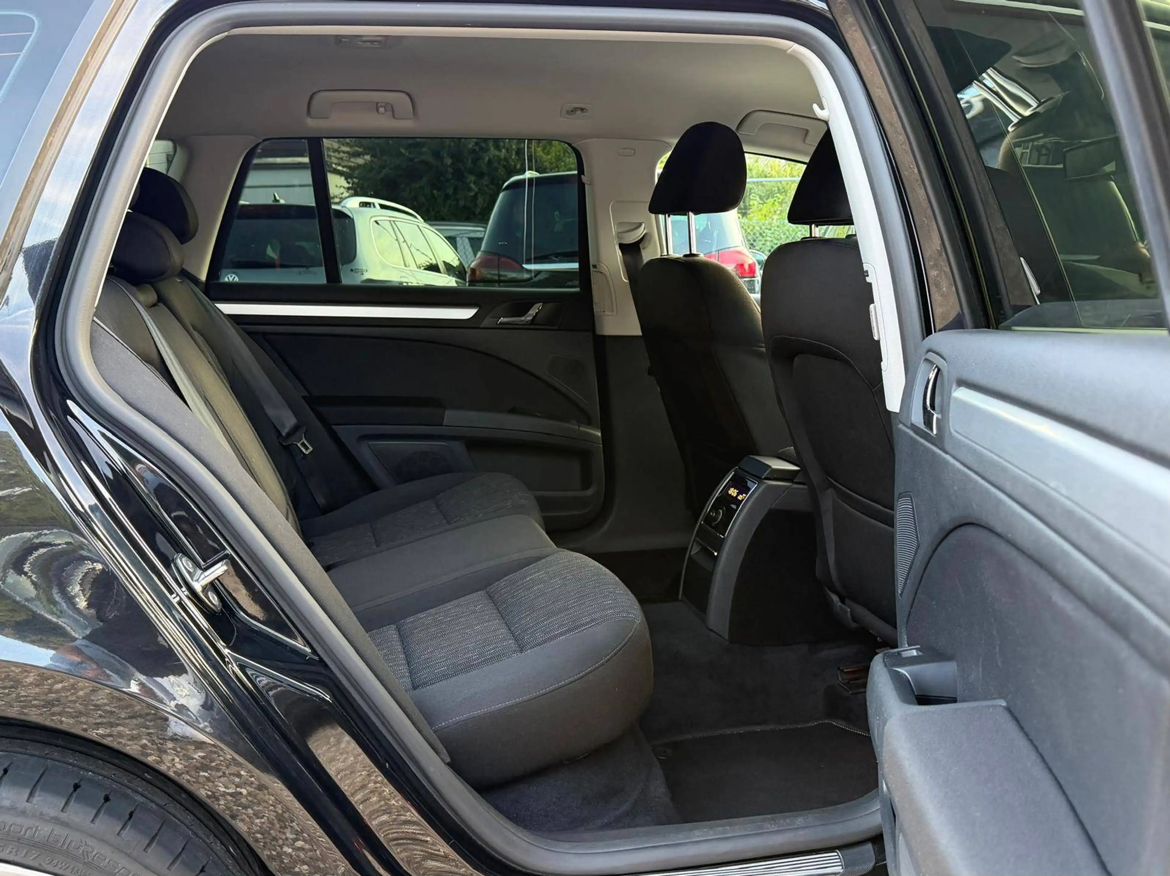 Skoda Superb 1.8 TSI Elegance 1Hand Xenon SHZ PDC AHK Navi Automatik Scheckheft bei Skoda — photo 15