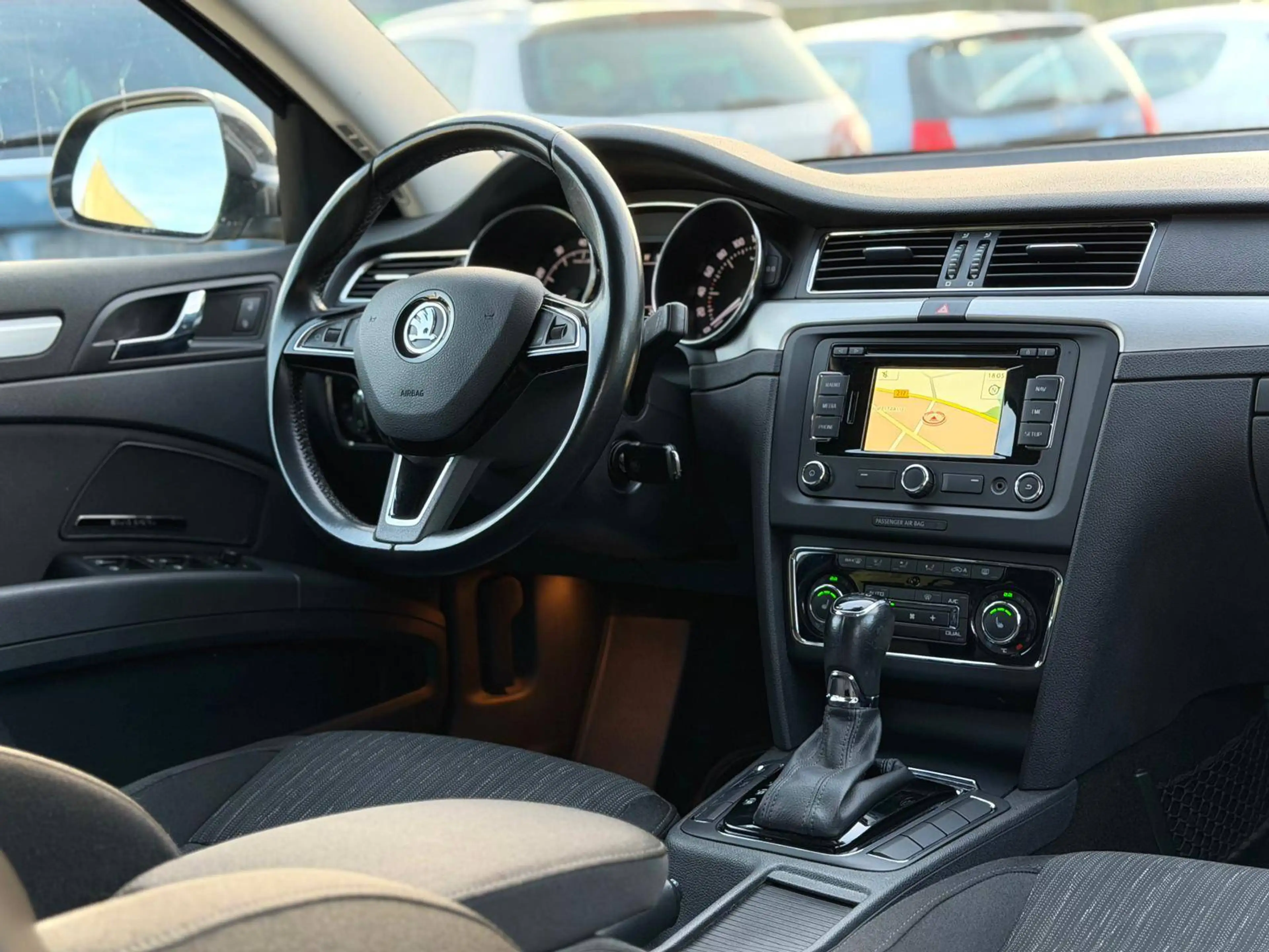 Skoda Superb 1.8 TSI Elegance 1Hand Xenon SHZ PDC AHK Navi Automatik Scheckheft bei Skoda — photo 14
