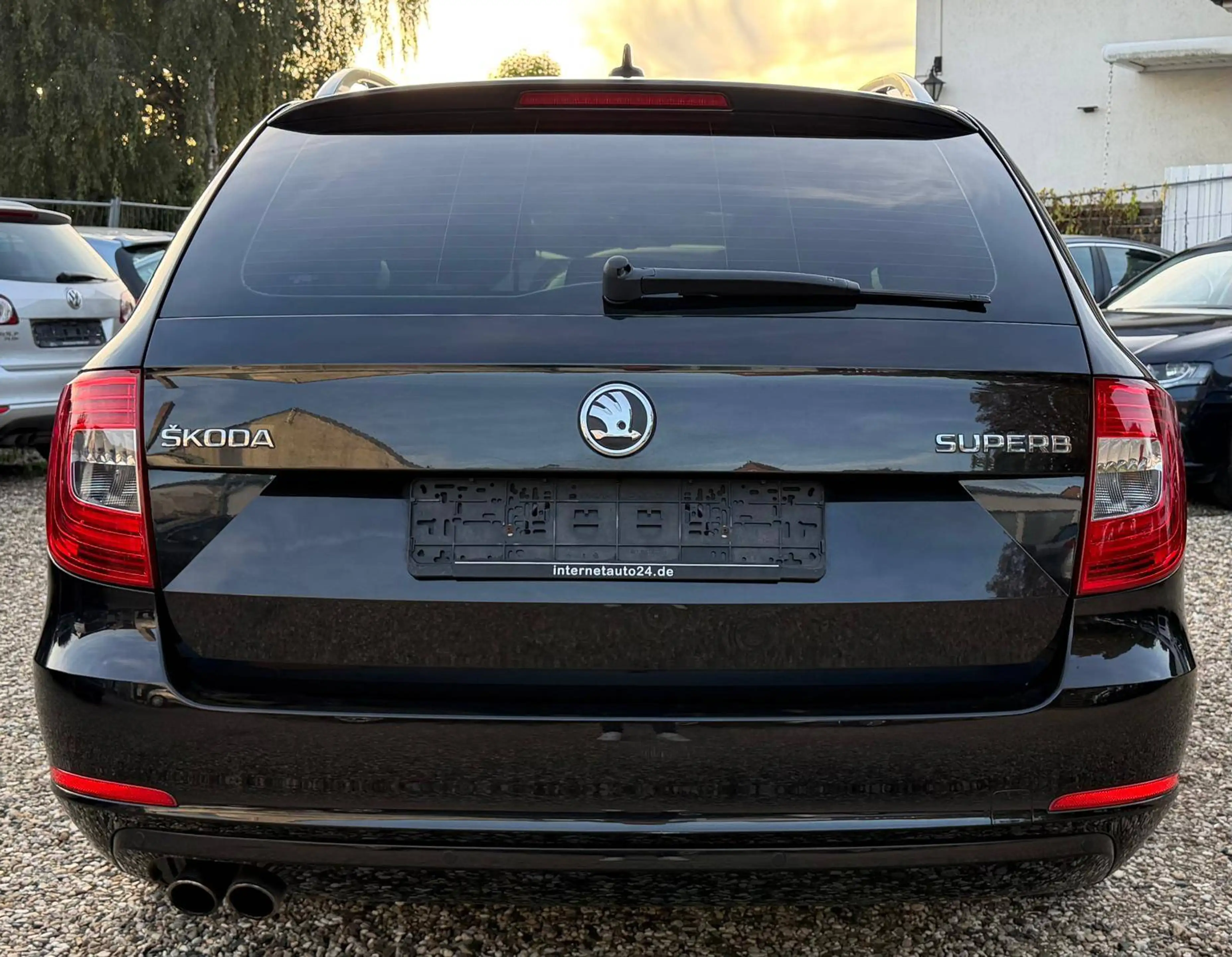 Skoda Superb 1.8 TSI Elegance 1Hand Xenon SHZ PDC AHK Navi Automatik Scheckheft bei Skoda — photo 4