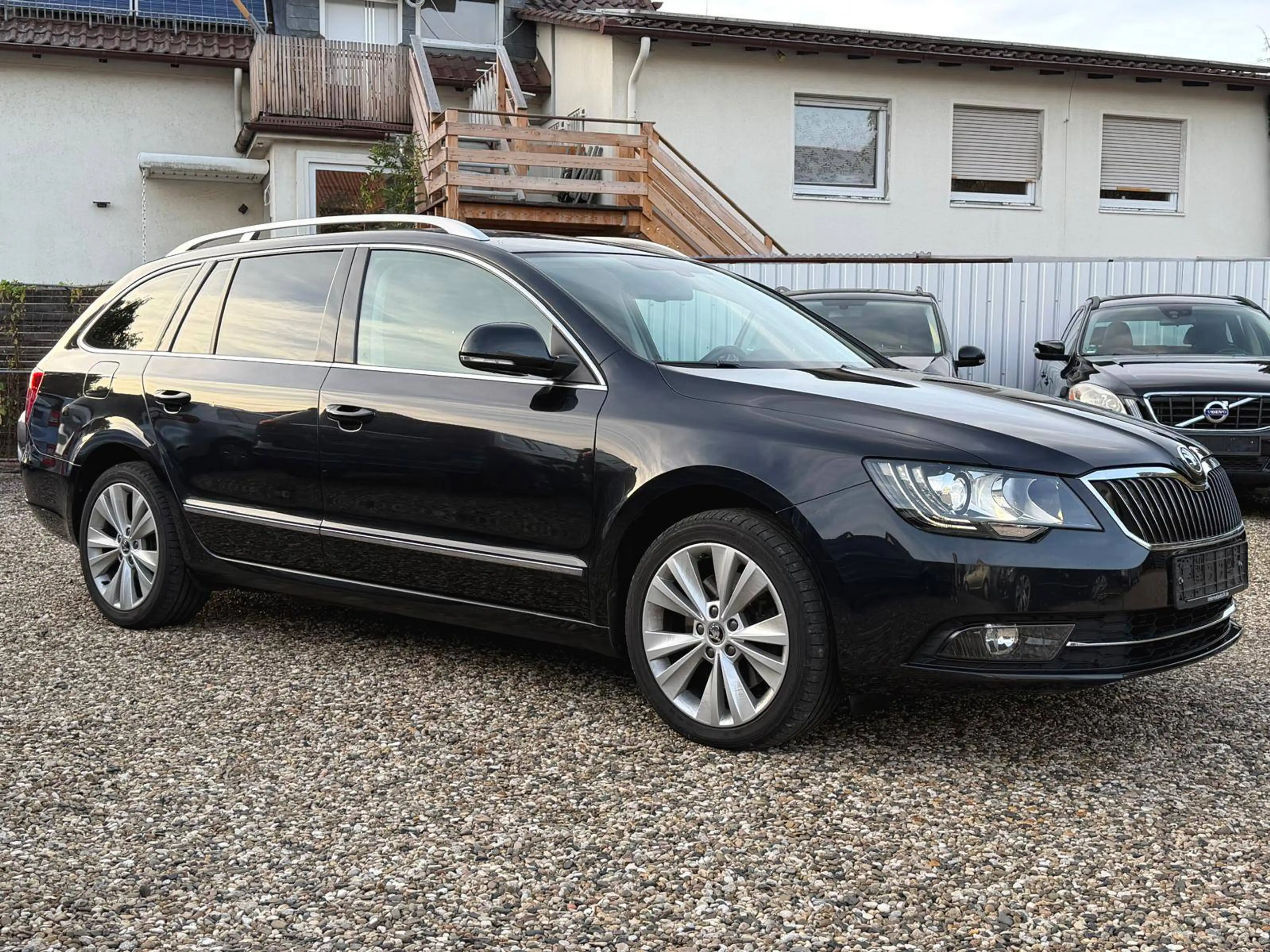 Skoda Superb 1.8 TSI Elegance 1Hand Xenon SHZ PDC AHK Navi Automatik Scheckheft bei Skoda — photo 8
