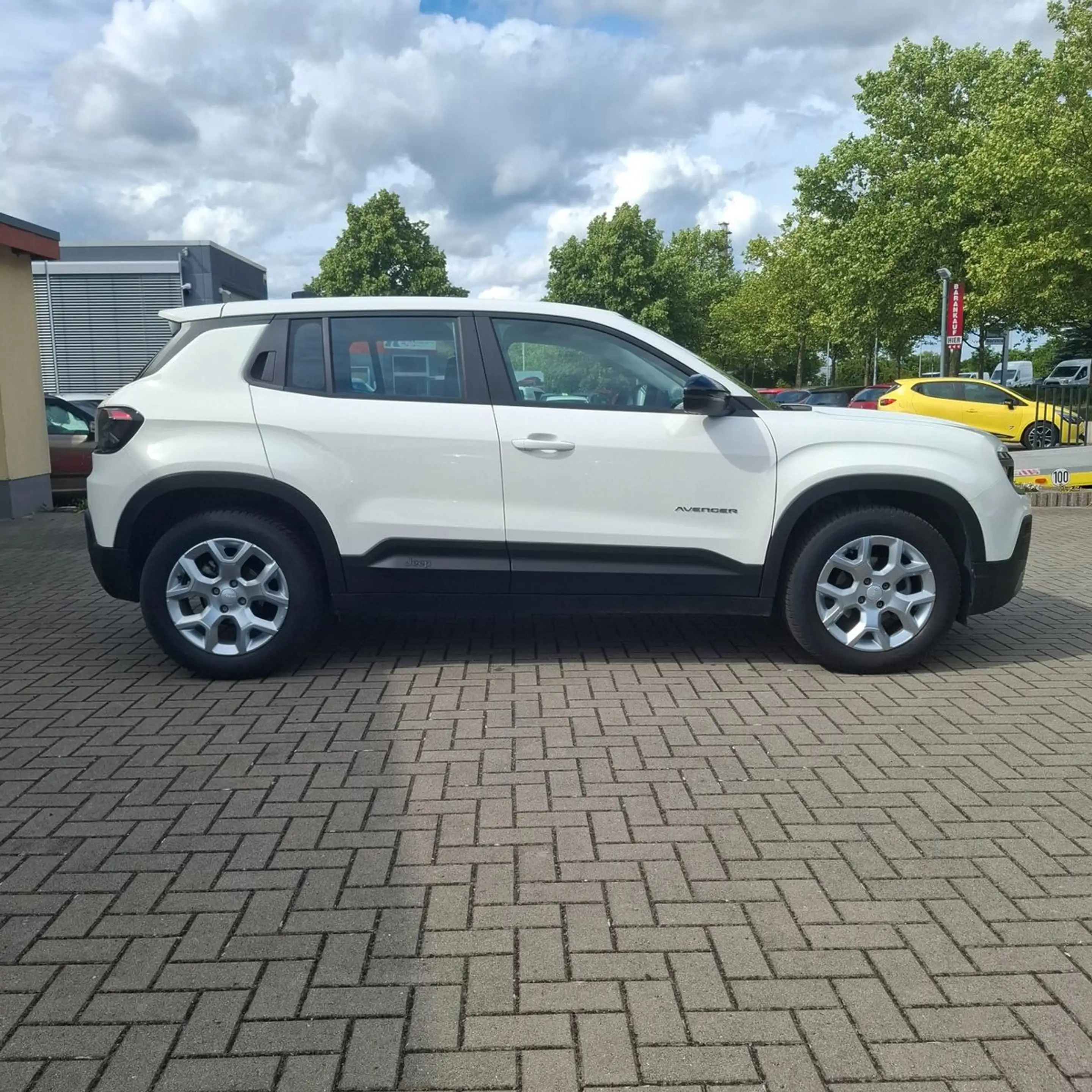 Jeep Avenger Altitude — photo 7