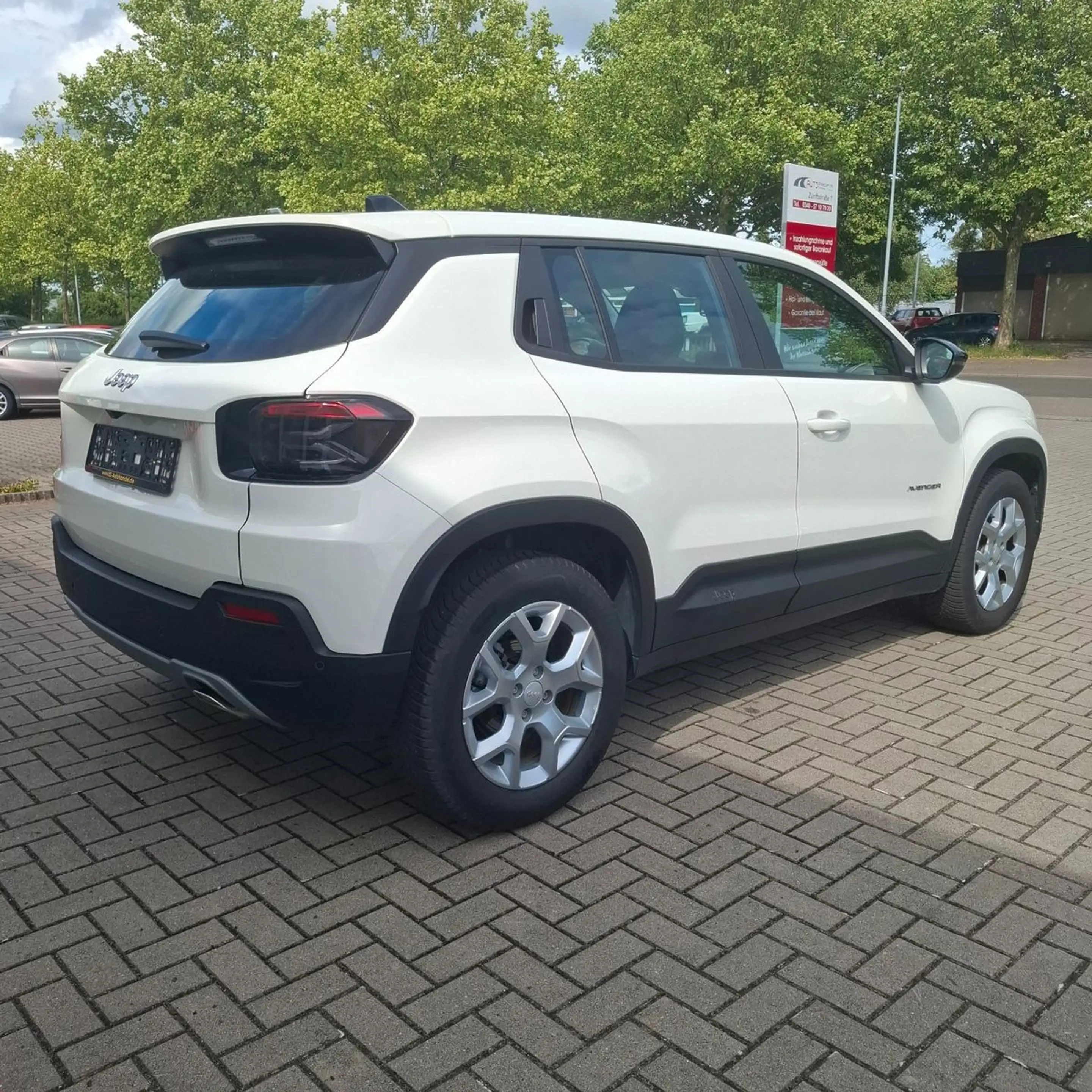 Jeep Avenger Altitude — photo 6
