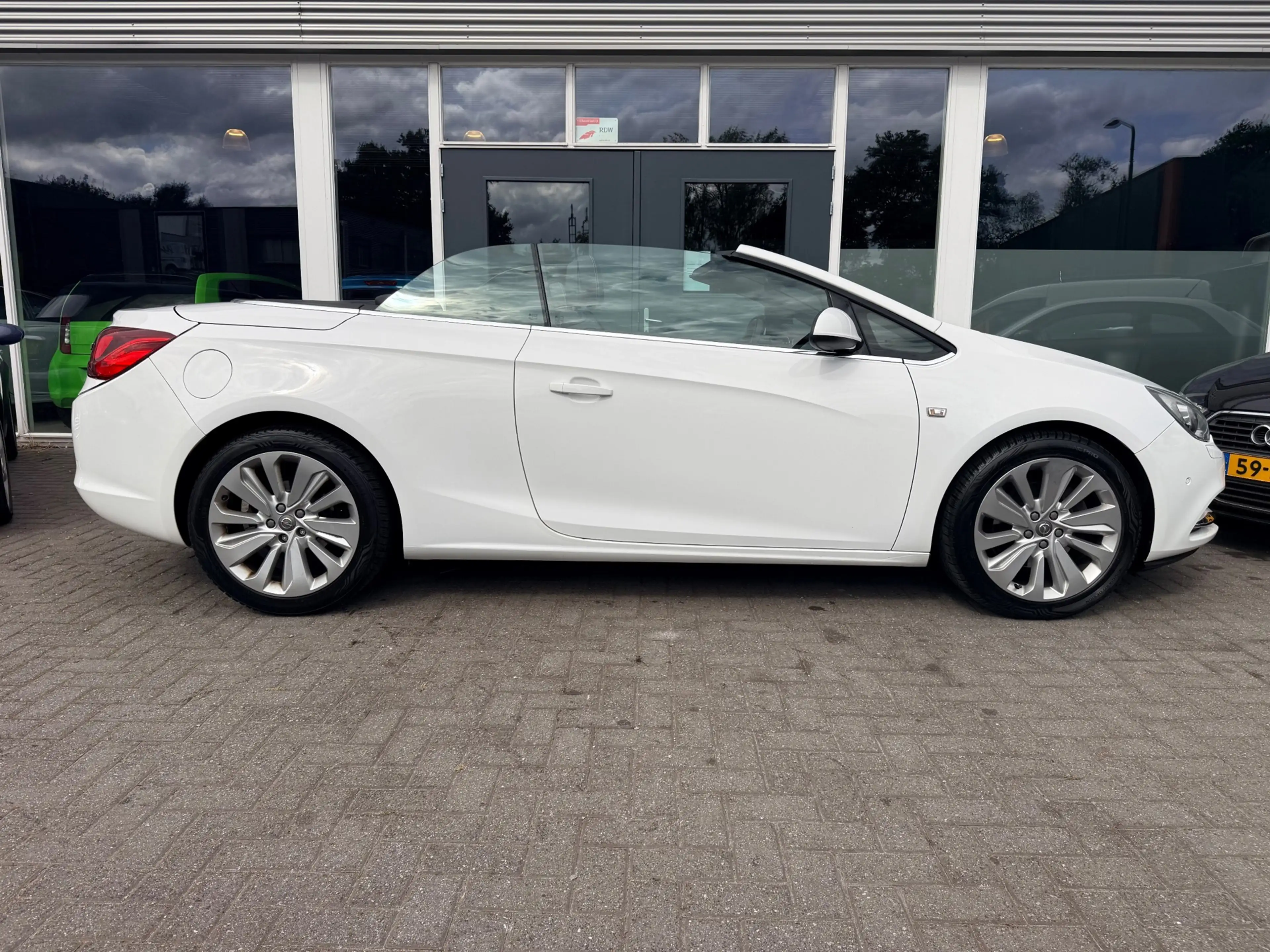 Opel Cascada 1.4 Turbo ecoFLEX Cosmo — photo 2