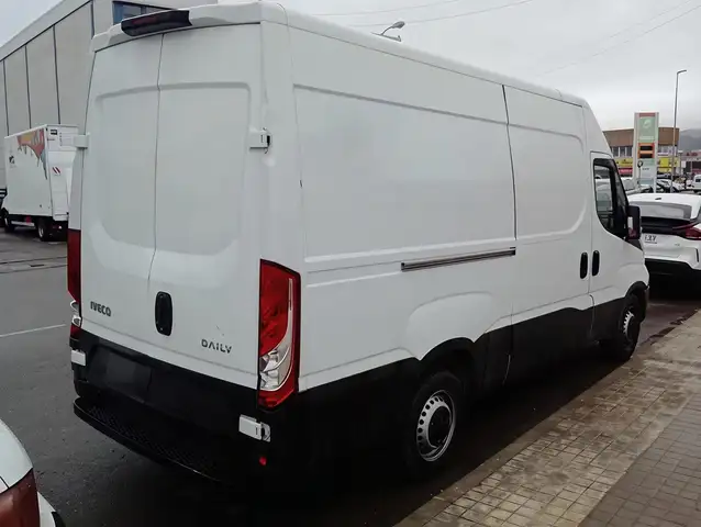 Iveco Daily 2.3 TD 35C 16 A8 V 3520L/H2 12 M3
