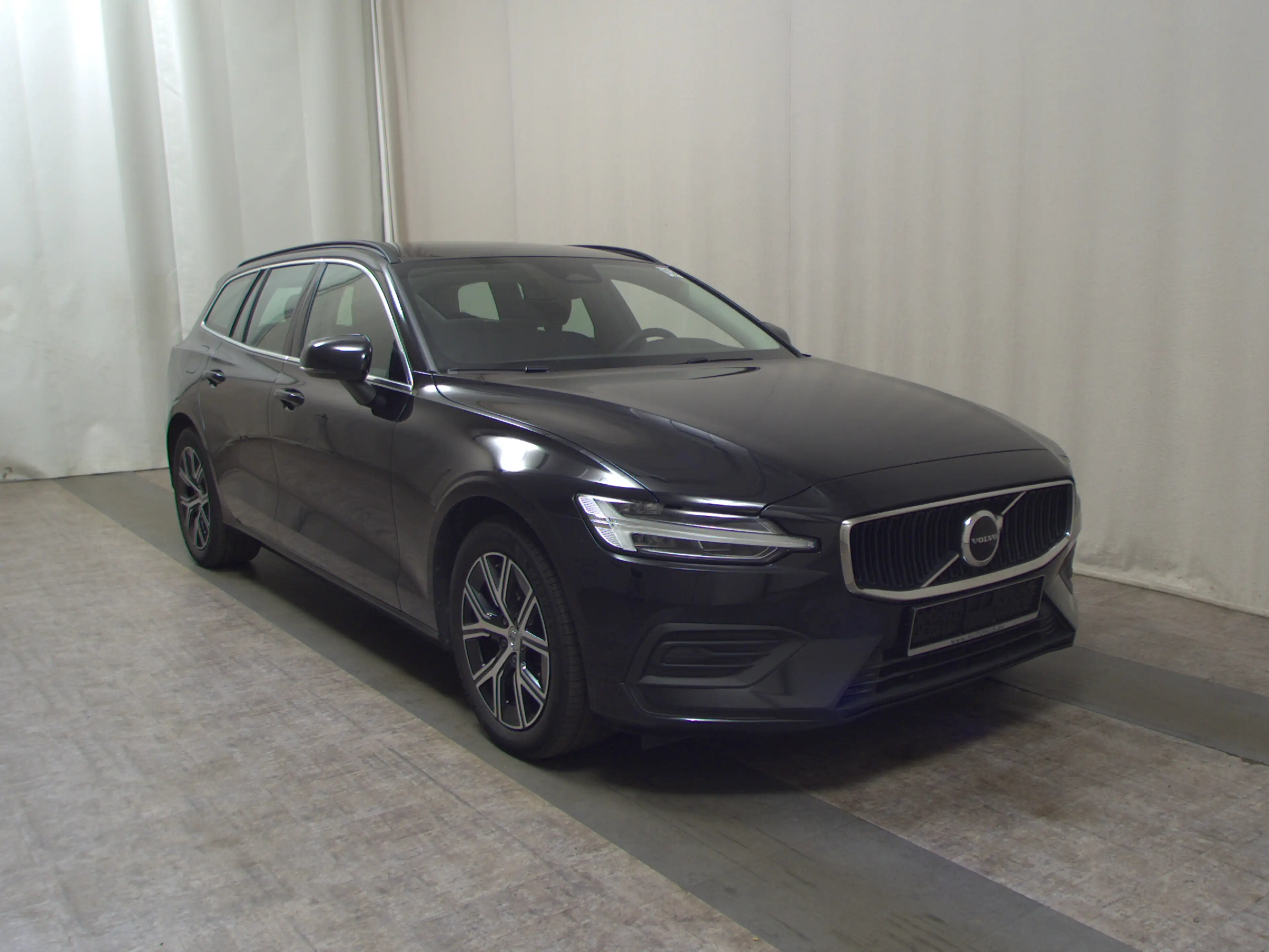 Volvo V60 B4 Navi LED Memory el.Heckklappe 4xShz KLIMAAUT TEMPO MFL SHZ VC PDC DAB KAMERA — photo 3