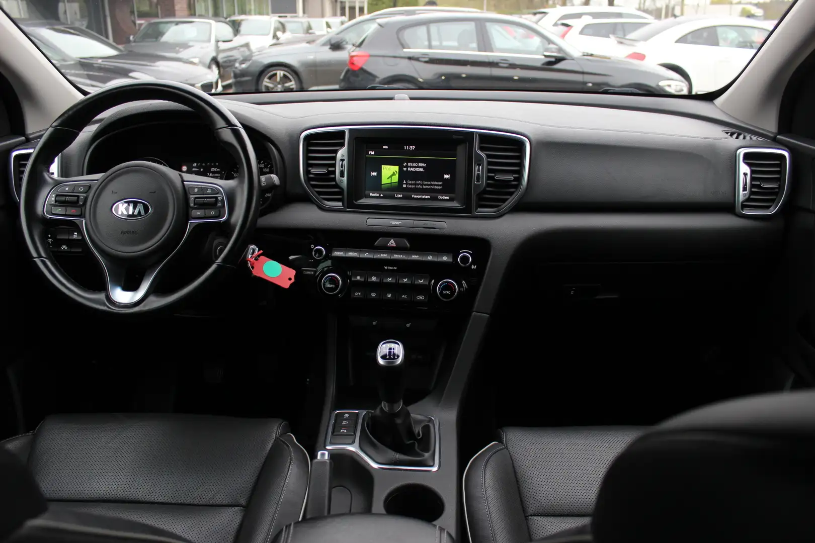 Kia Sportage 1.6 GDI DynamicLine / Camera / Leder / Navigatie / Grijs - 2