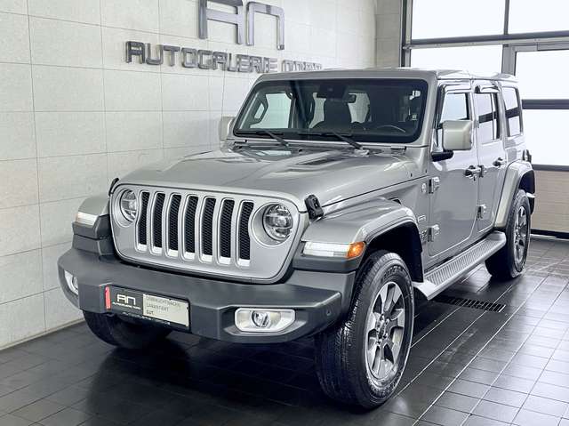 Jeep Wrangler / Wrangler Unlimited Sahara + Softtop