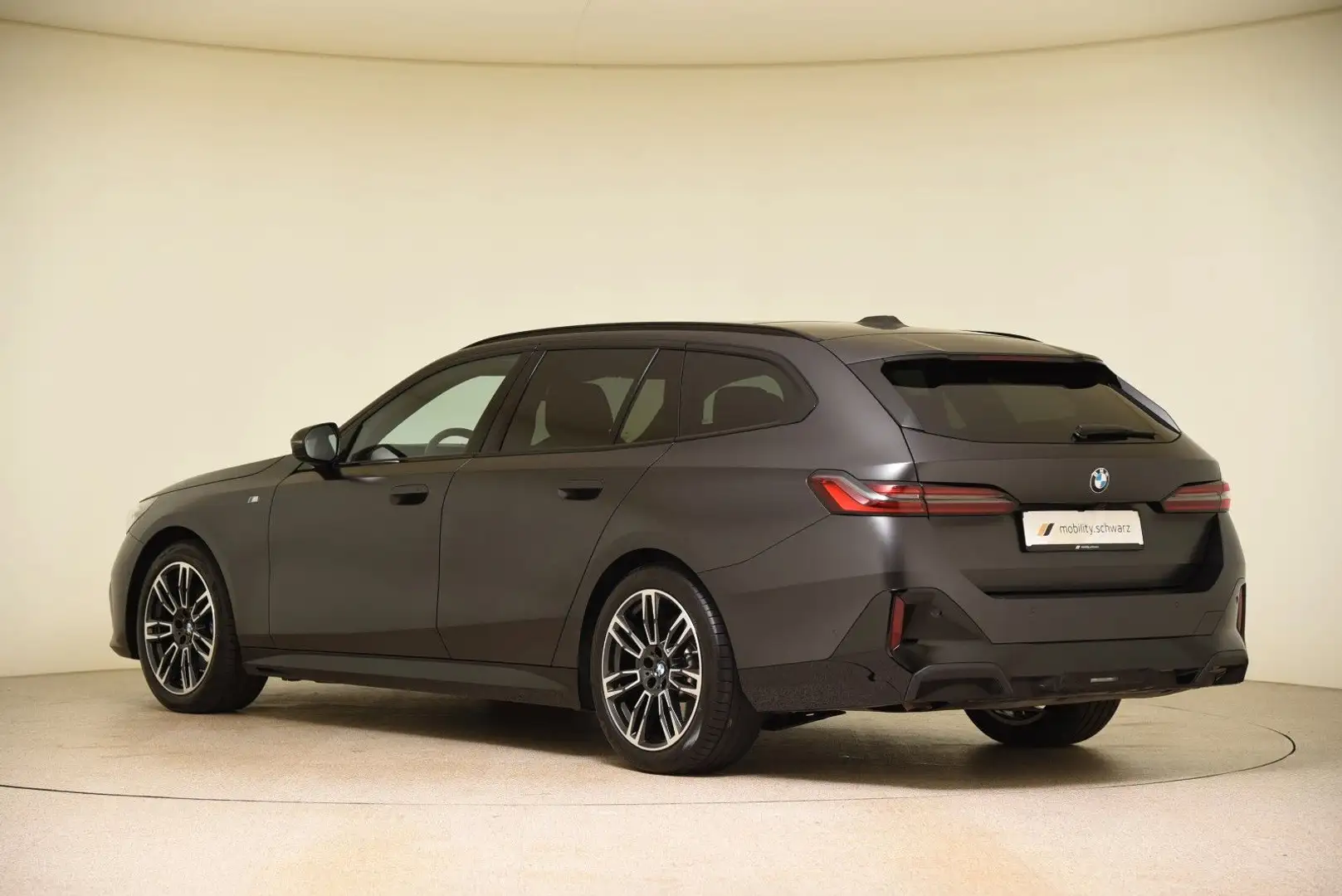 BMW 520 d xDrive Touring M Sport Pro ACC Pano LED B&W Grau - 2