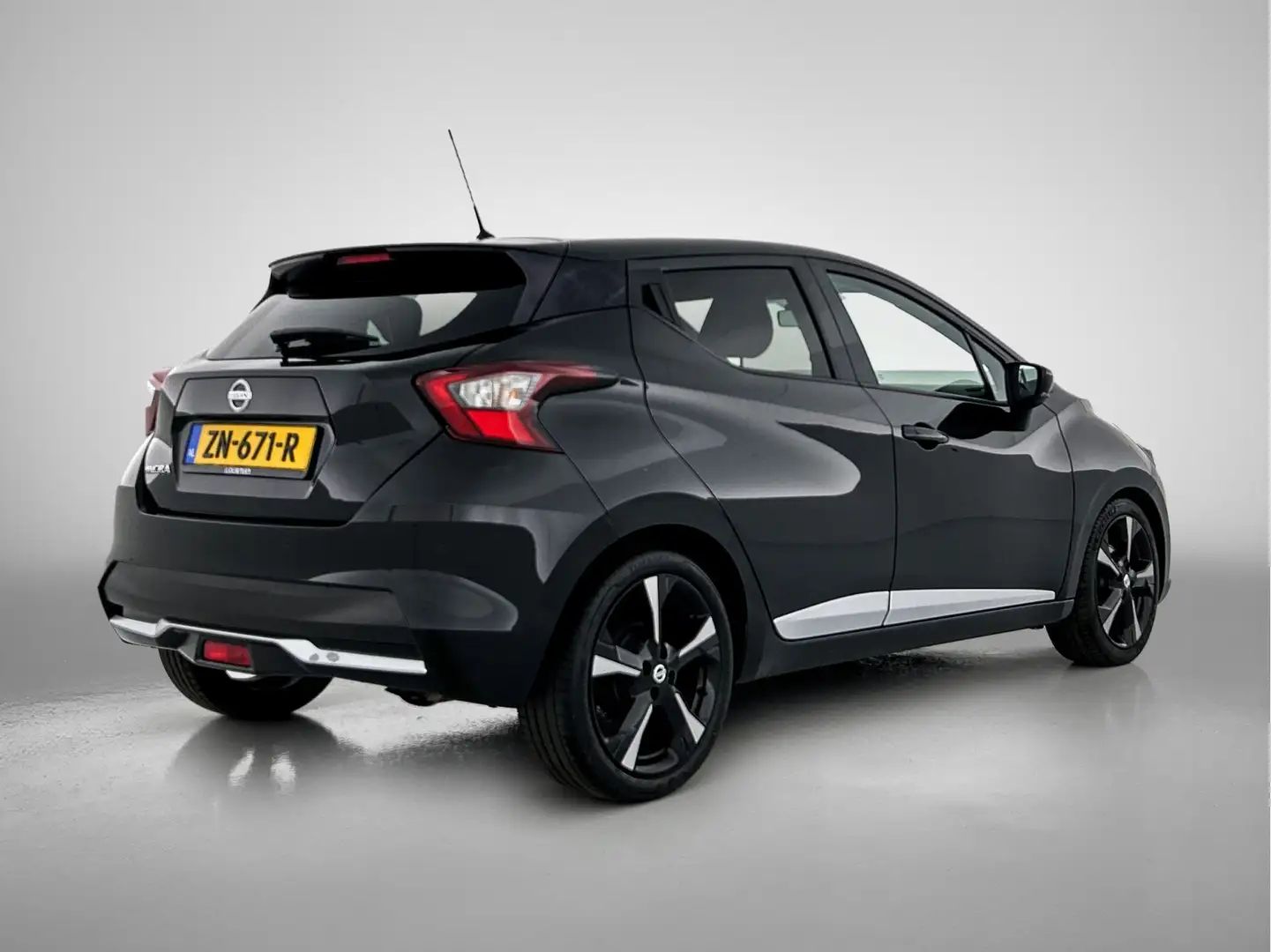 Nissan Micra 1.0 IG-T N-Connecta | Navigatie | Smart key | LM v Zwart - 2