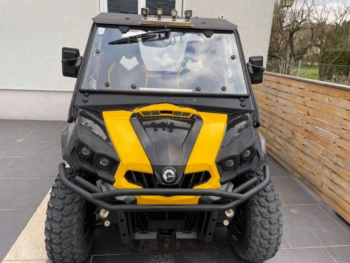 Can-Am Commander Giallo - 1