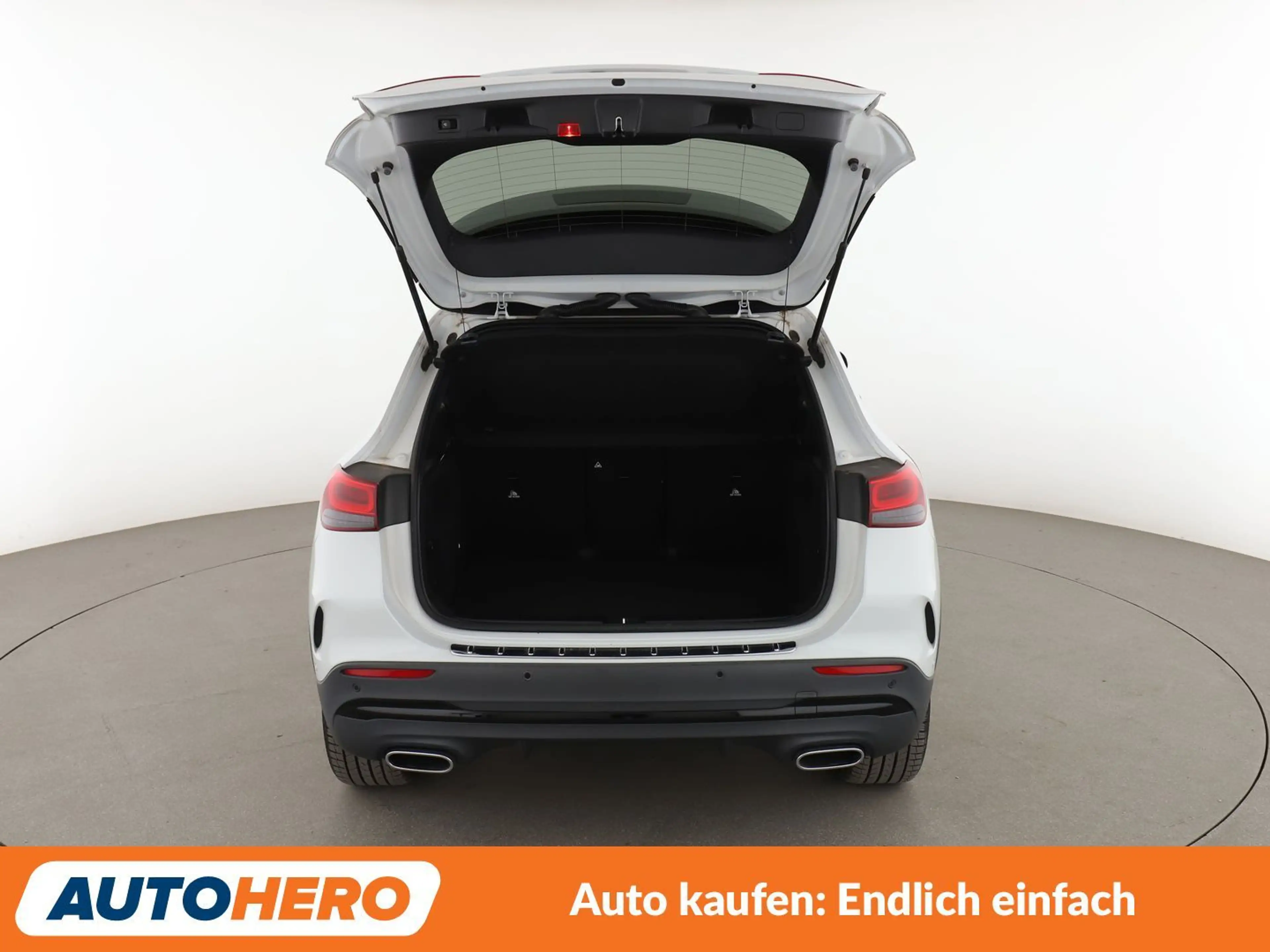Mercedes-Benz GLA 250 GLA 250e AMG Line — photo 16