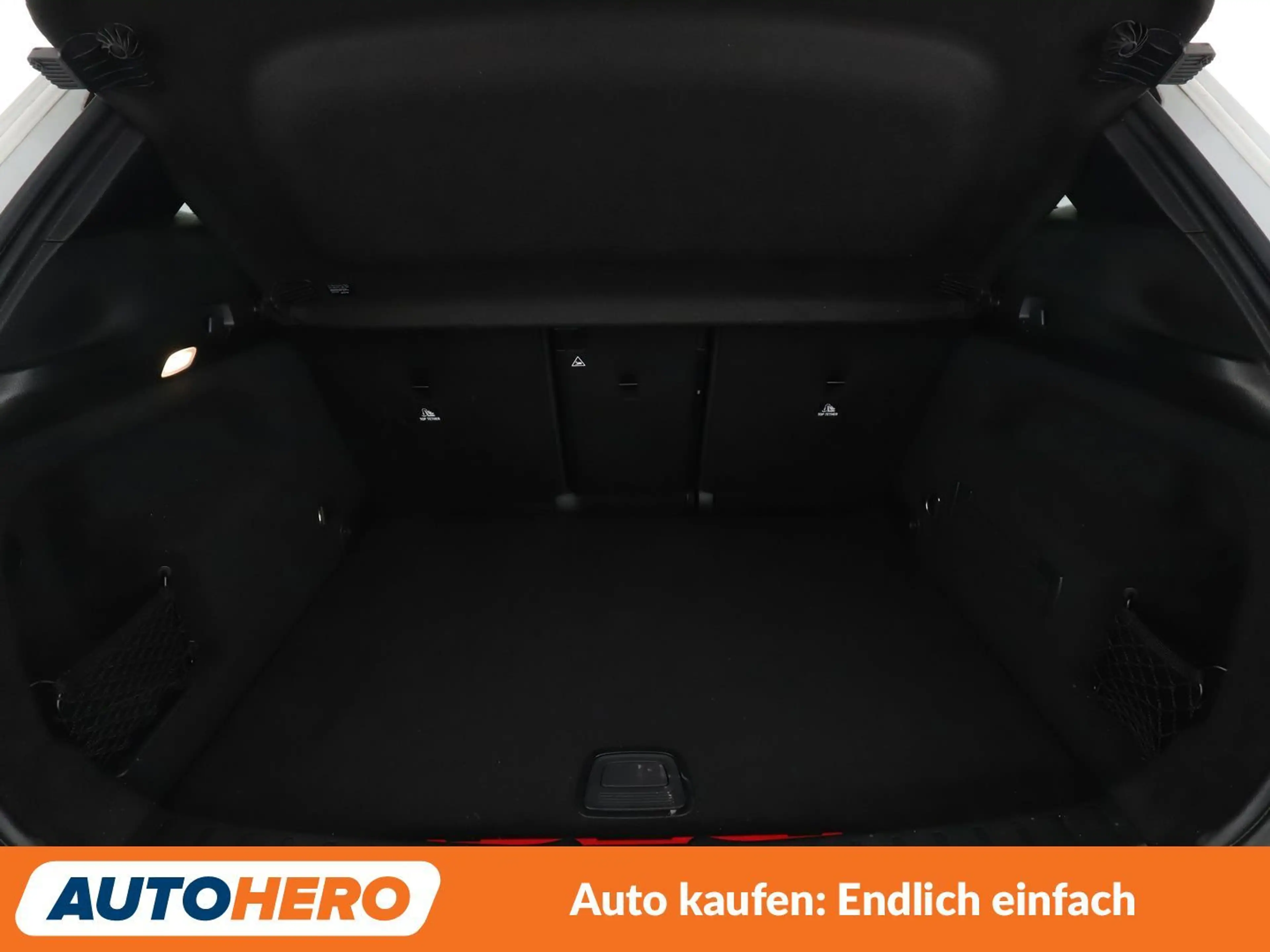 Mercedes-Benz GLA 250 GLA 250e AMG Line — photo 17