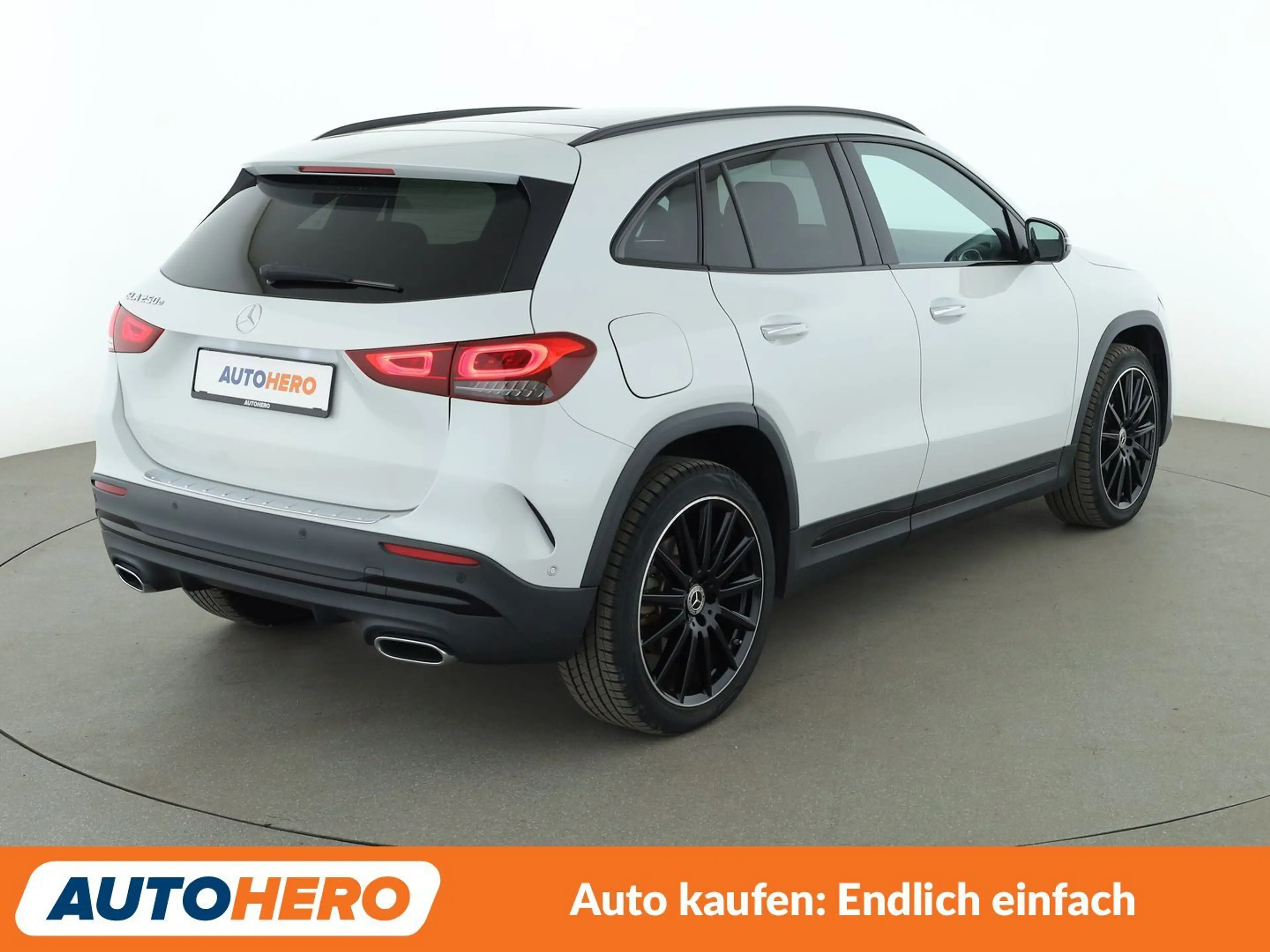 Mercedes-Benz GLA 250 GLA 250e AMG Line — photo 6