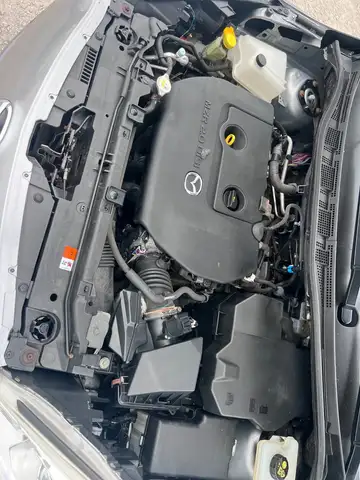 Mazda Mazda5 view 7