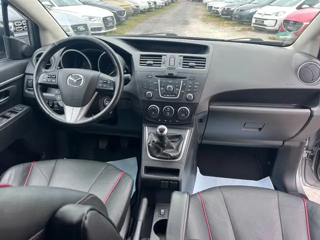 Mazda Mazda5 view 9