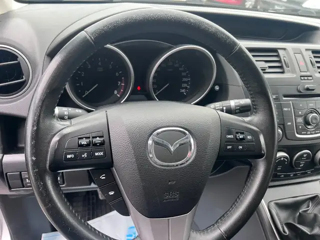 Mazda Mazda5 view 16