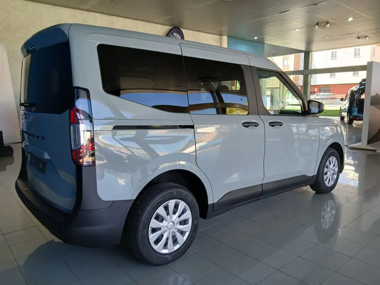 Ford Tourneo Courier 2026 — фото 8