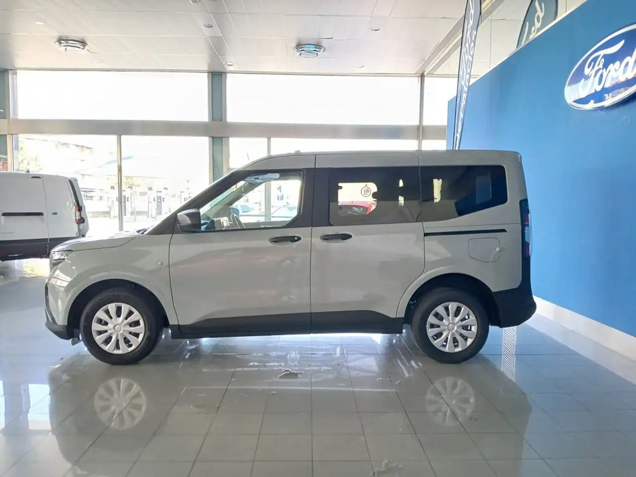 Ford Tourneo Courier 2026 — фото 7