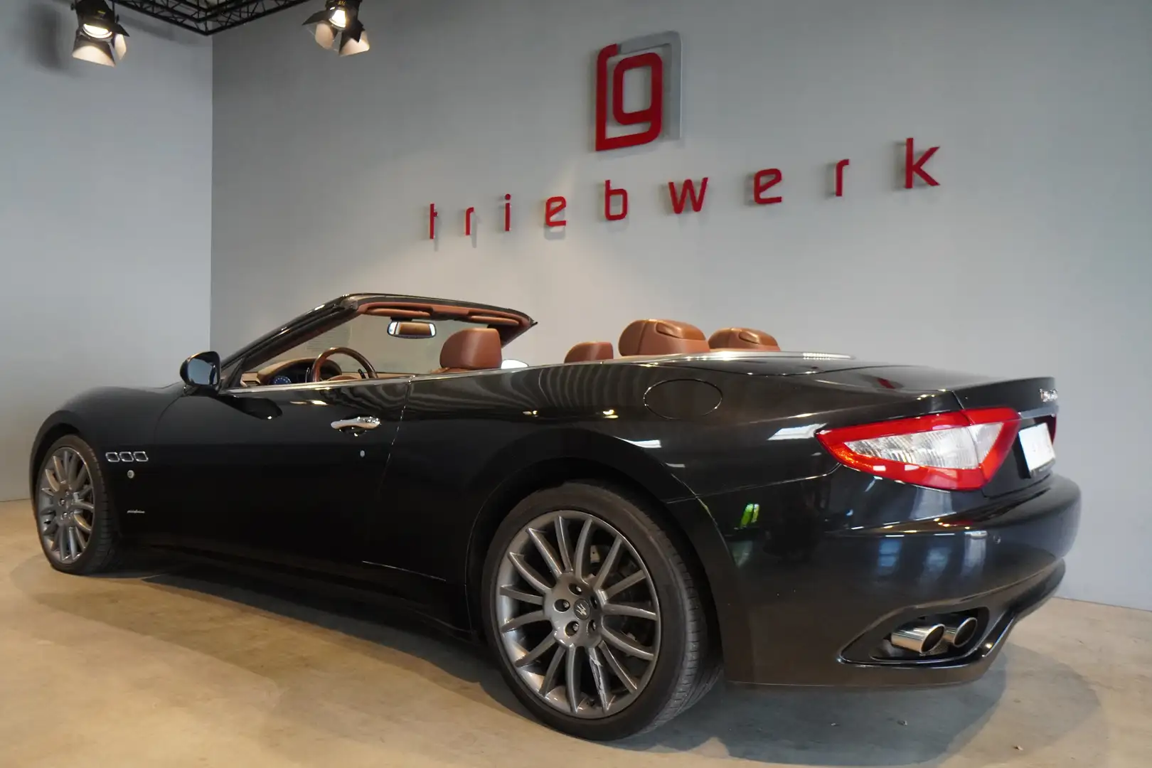Maserati GranCabrio 4.7 V8 Automatik*BRD*ufrei*20 Zoll*top gepflegt Black - 1