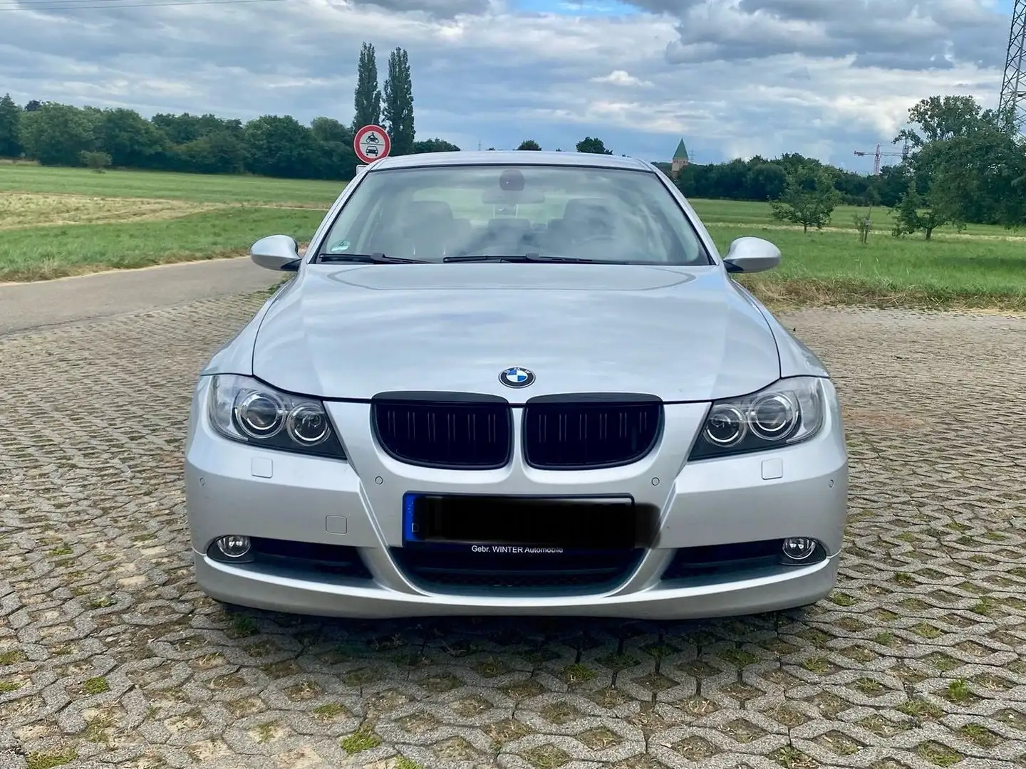BMW 320 320i Silber - 1