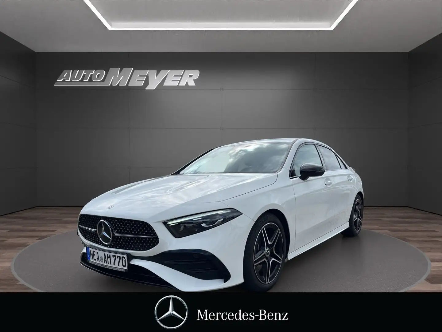 Mercedes-Benz A 250 4M Lim AMG+NIGHT+MBEAM+AMBI+KAMERA+KEYLESS Weiß - 1