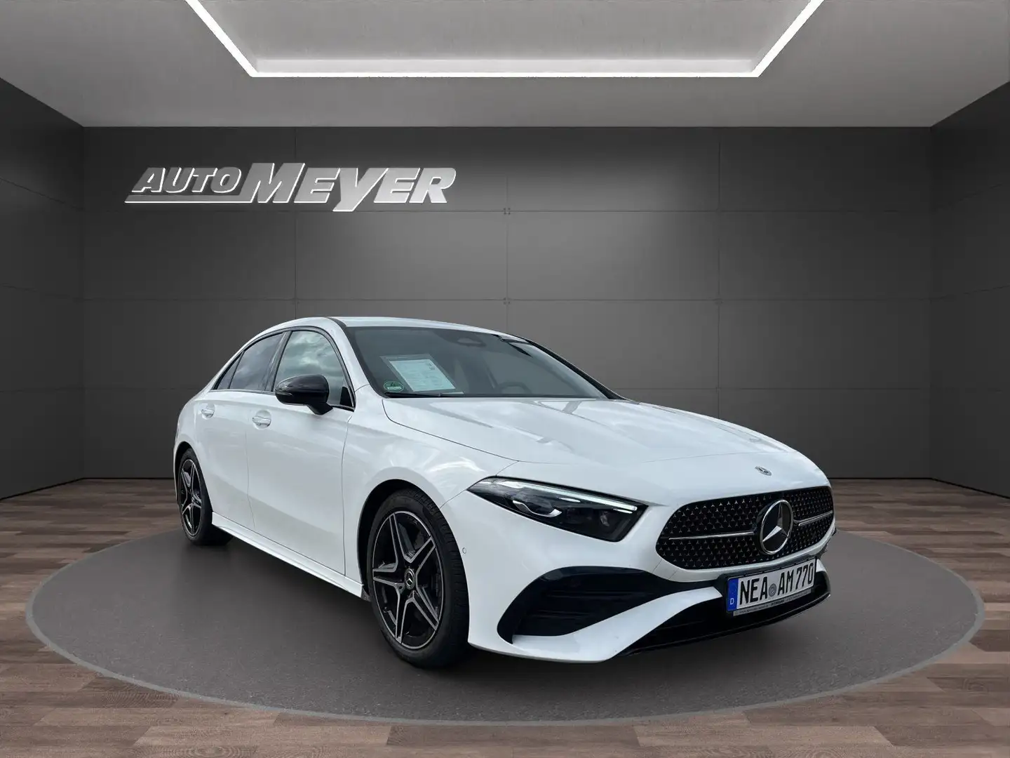 Mercedes-Benz A 250 4M Lim AMG+NIGHT+MBEAM+AMBI+KAMERA+KEYLESS Weiß - 2