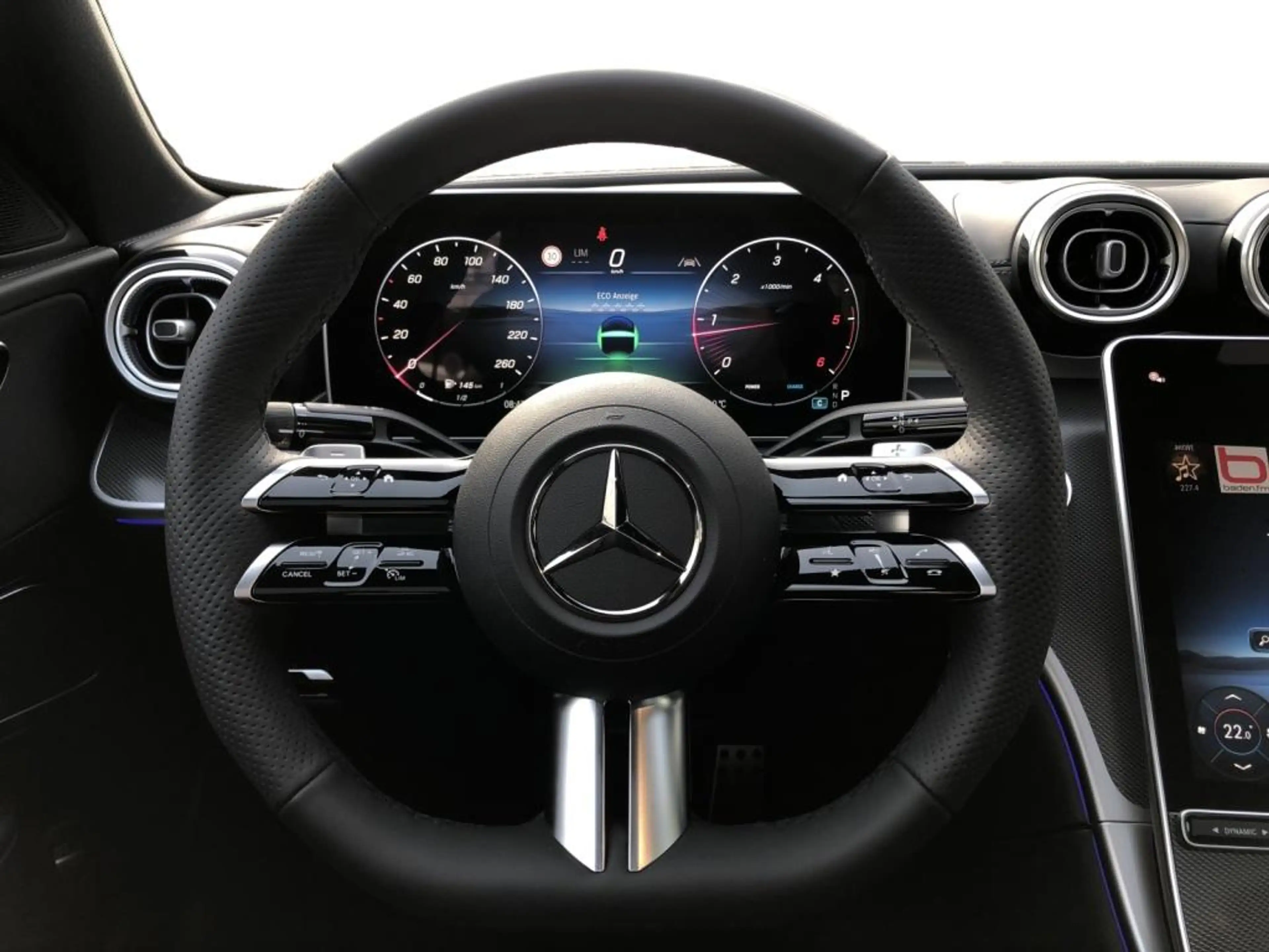Mercedes-Benz C 300 d AMG+ILS+MBUX+Night+AHK+Pano+SHD+Wide+360 — photo 11