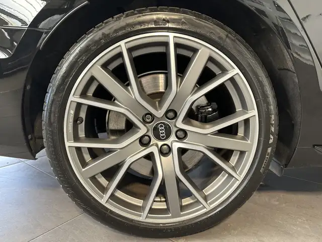 Audi S4 Avant view 3