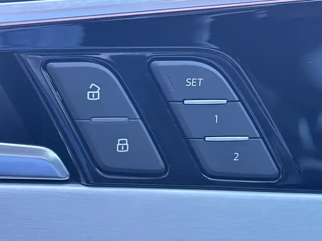 Audi S4 Avant view 11