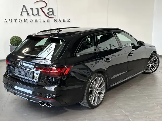 Audi S4 Avant view 5