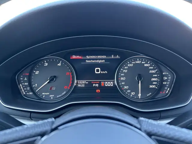 Audi S4 Avant view 14
