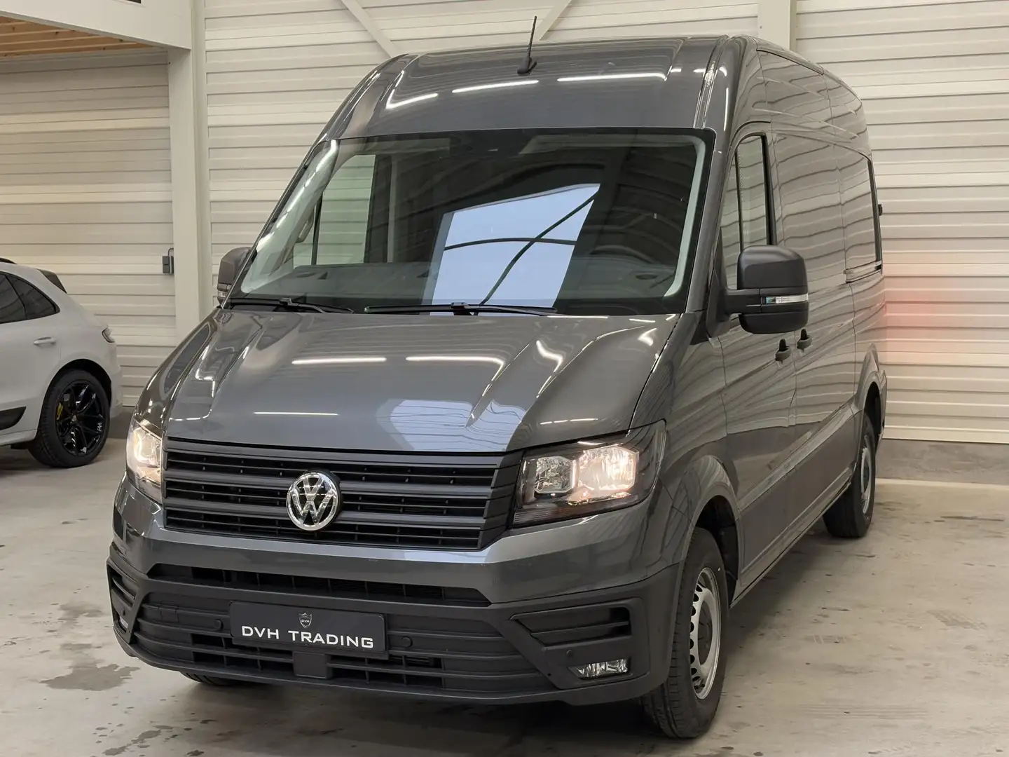 Volkswagen Crafter 30 2.0 TDI L3H3 Highline Demo Auto Grijs - 2
