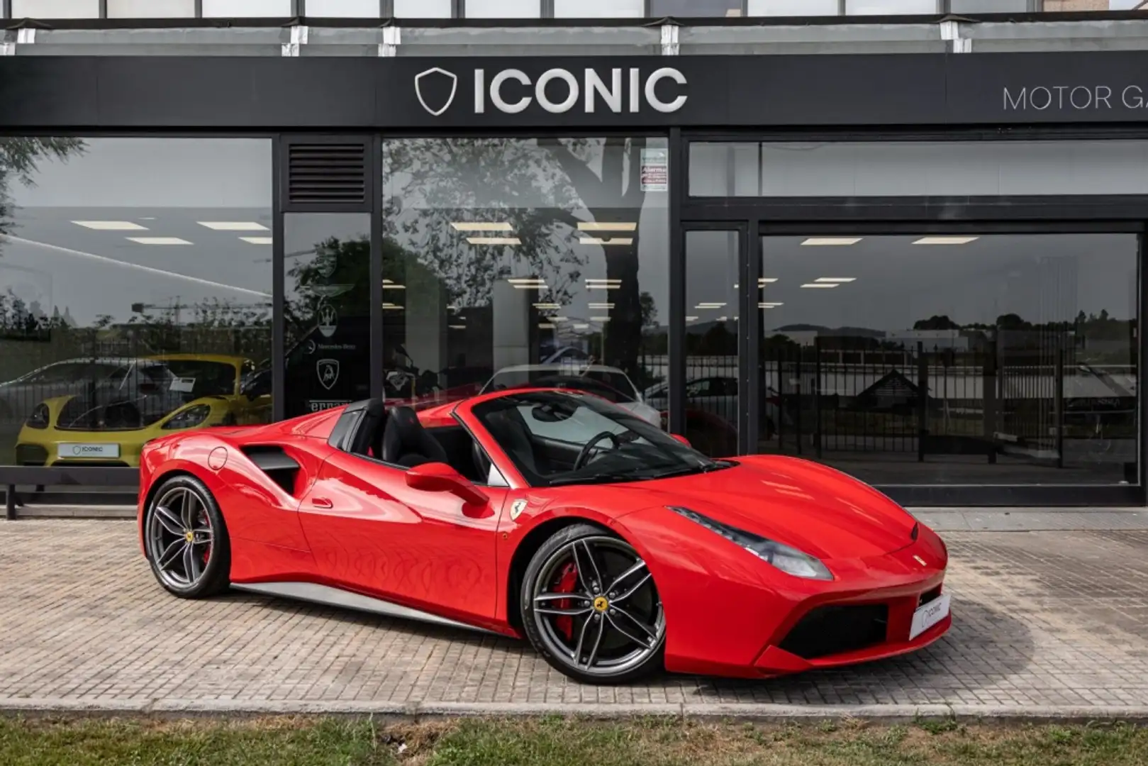 Ferrari 488 Spider crvena - 1