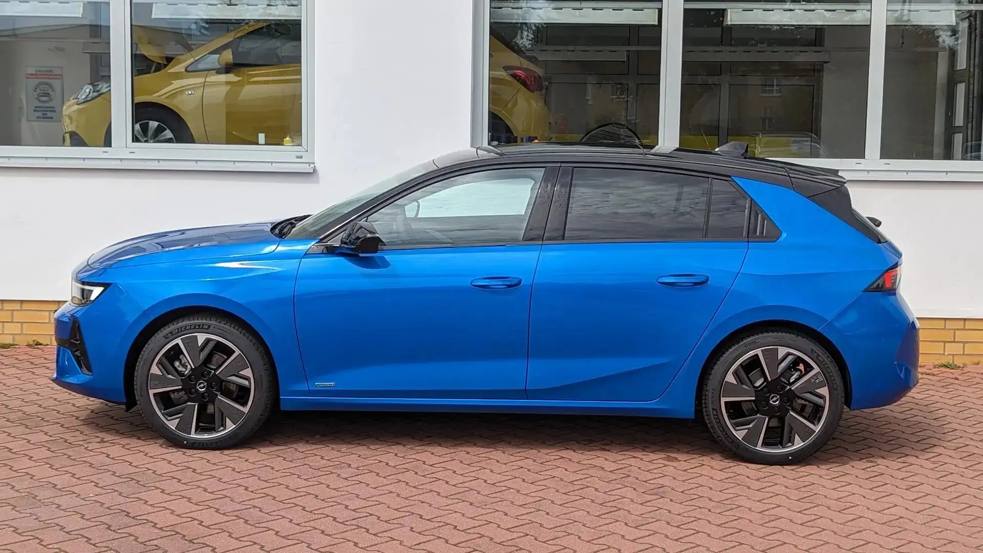 Opel Astra Electric -GS Line mit Ultimate Paket Bleu - 2