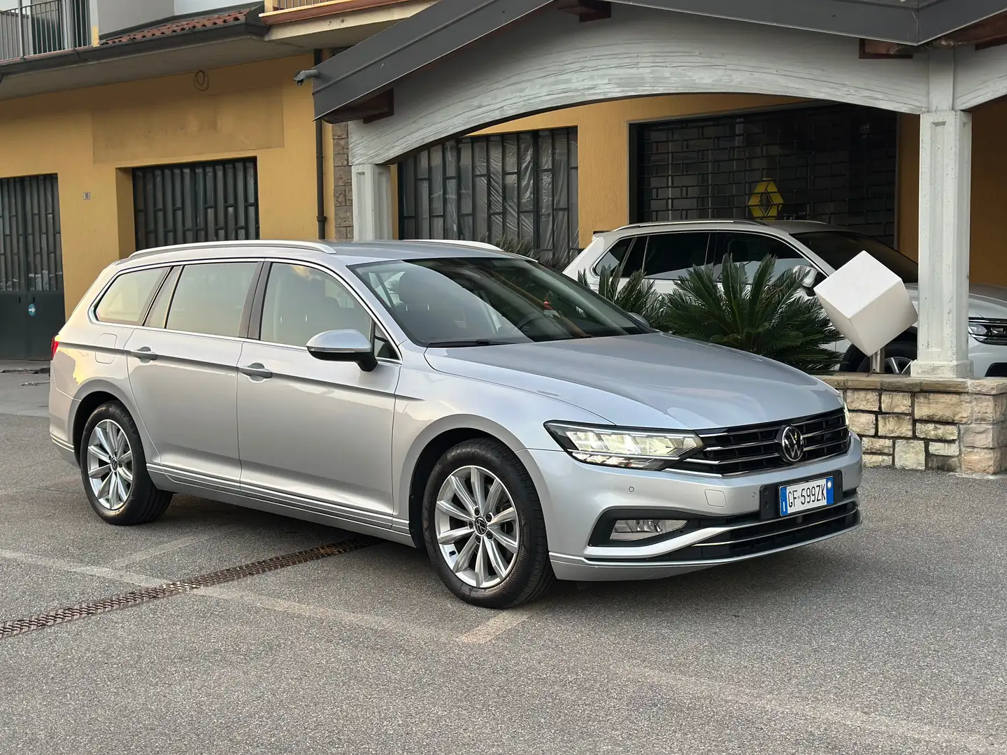 Volkswagen Passat Variant Passat VIII Variant 2.0 tdi Business 150cv dsg Grigio - 2