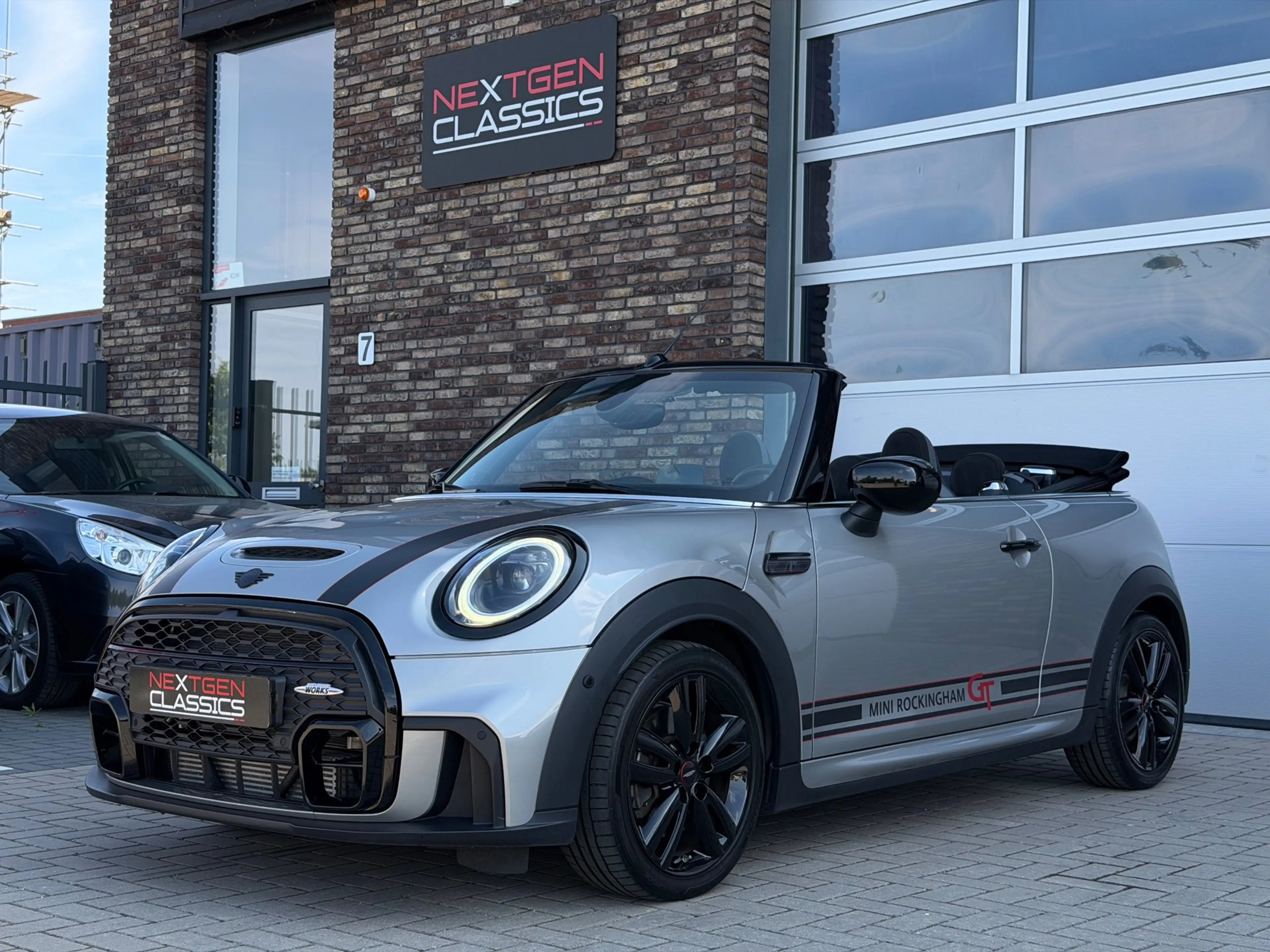 MINI John Cooper Works Cabrio 2.0 S JCW Rockingham GT Edition Full Option — photo 8