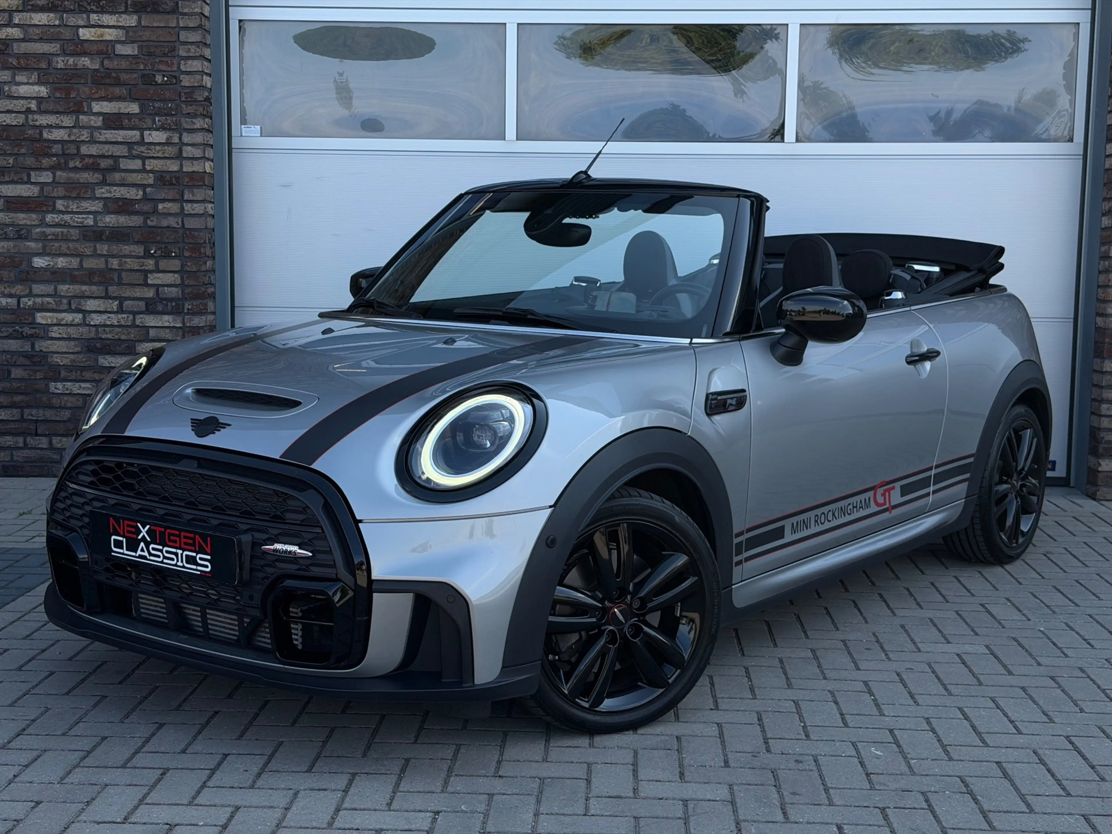MINI John Cooper Works Cabrio 2.0 S JCW Rockingham GT Edition Full Option — photo 2