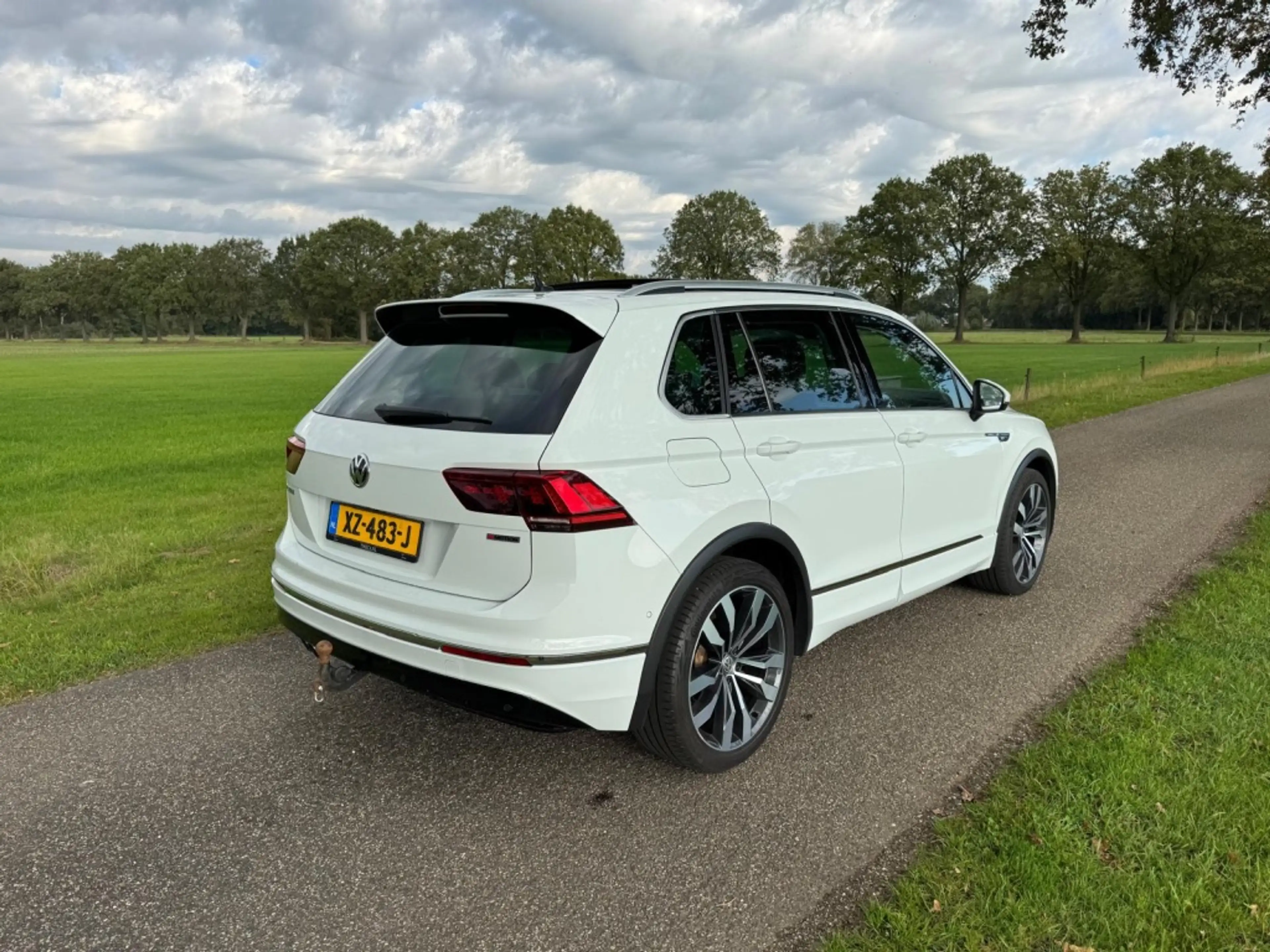 Volkswagen Tiguan 2.0 TSI 4Motion R-Line | Pano | 360 Camera | Leder — photo 10