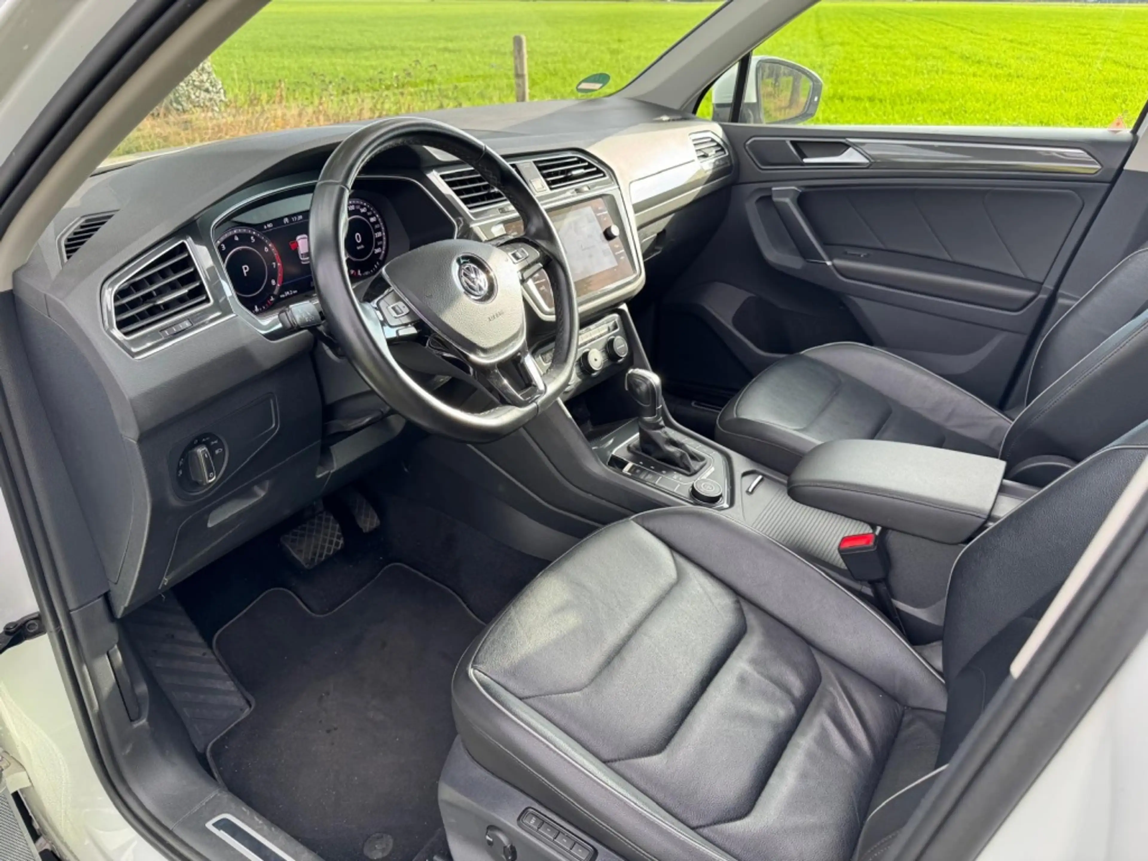 Volkswagen Tiguan 2.0 TSI 4Motion R-Line | Pano | 360 Camera | Leder — photo 11