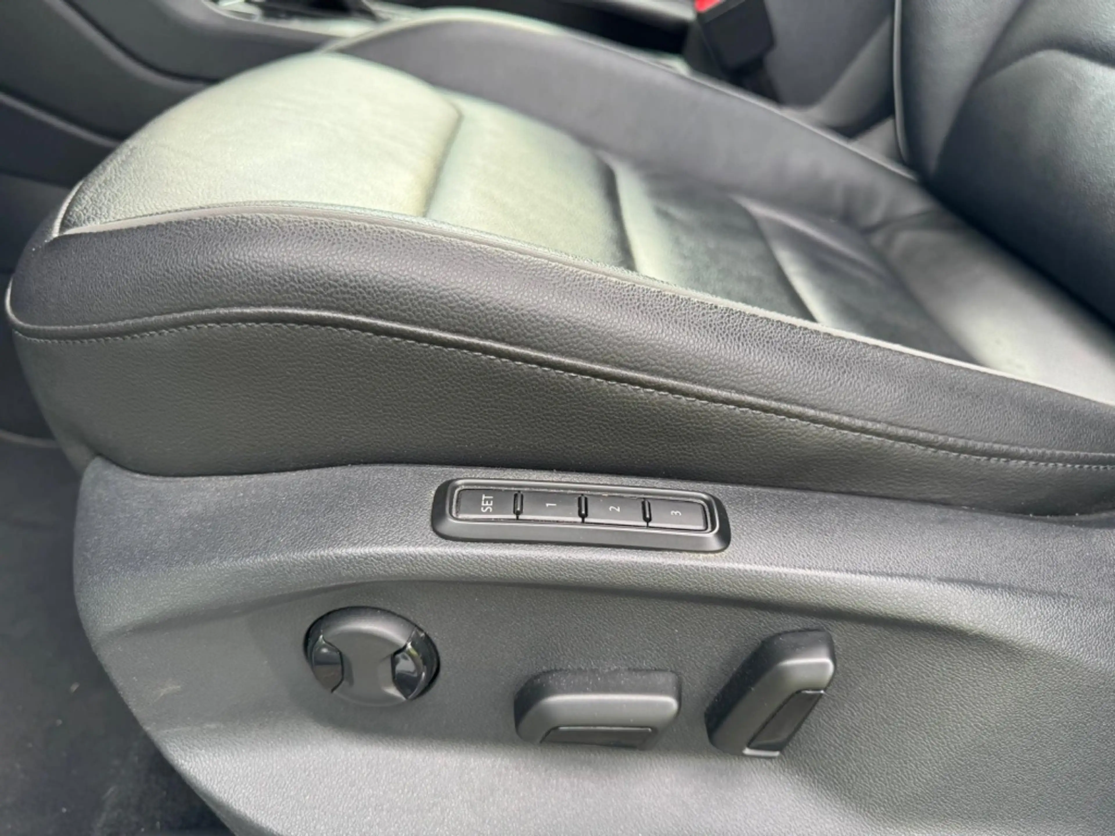 Volkswagen Tiguan 2.0 TSI 4Motion R-Line | Pano | 360 Camera | Leder — photo 13