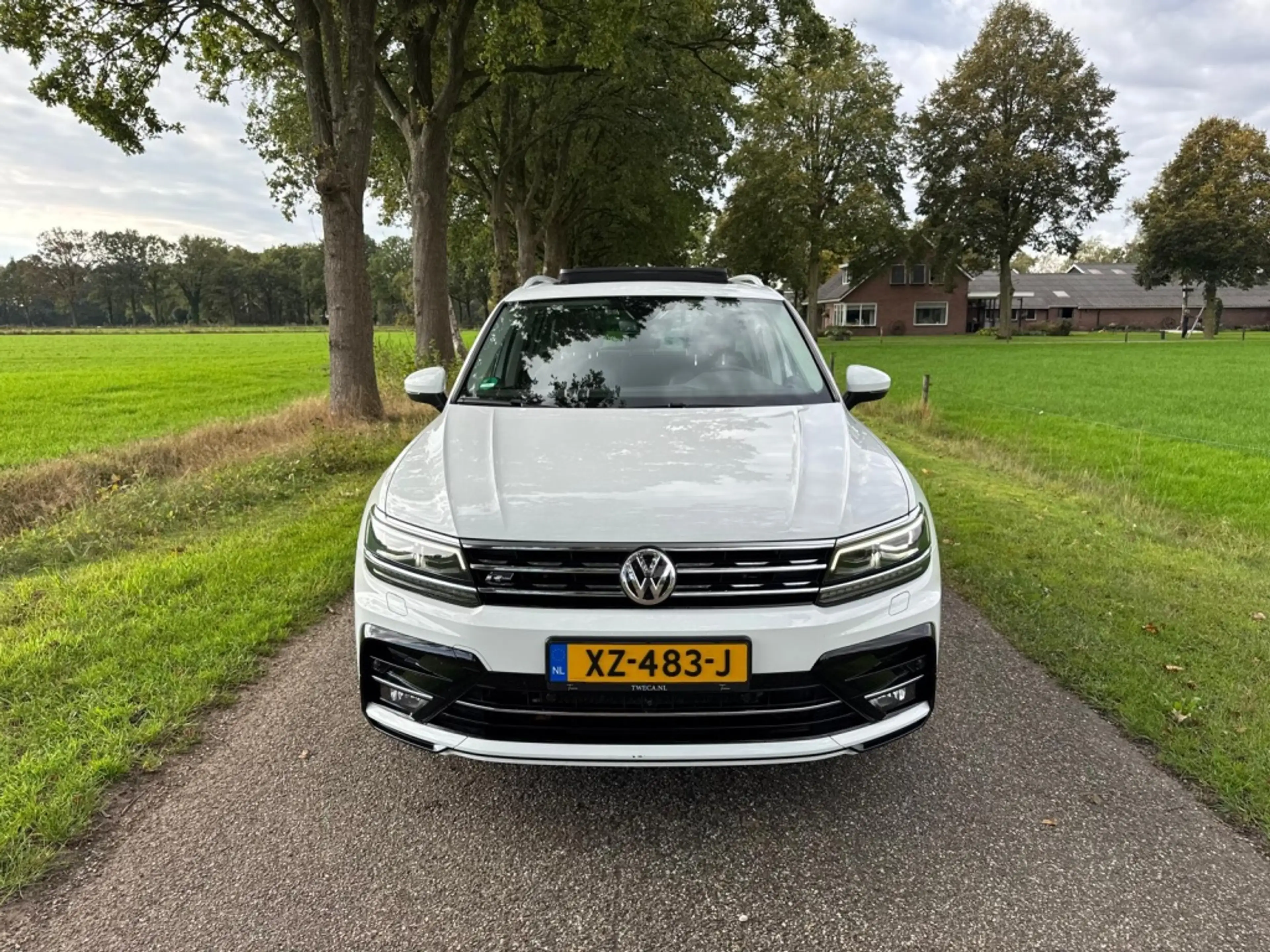 Volkswagen Tiguan 2.0 TSI 4Motion R-Line | Pano | 360 Camera | Leder — photo 3