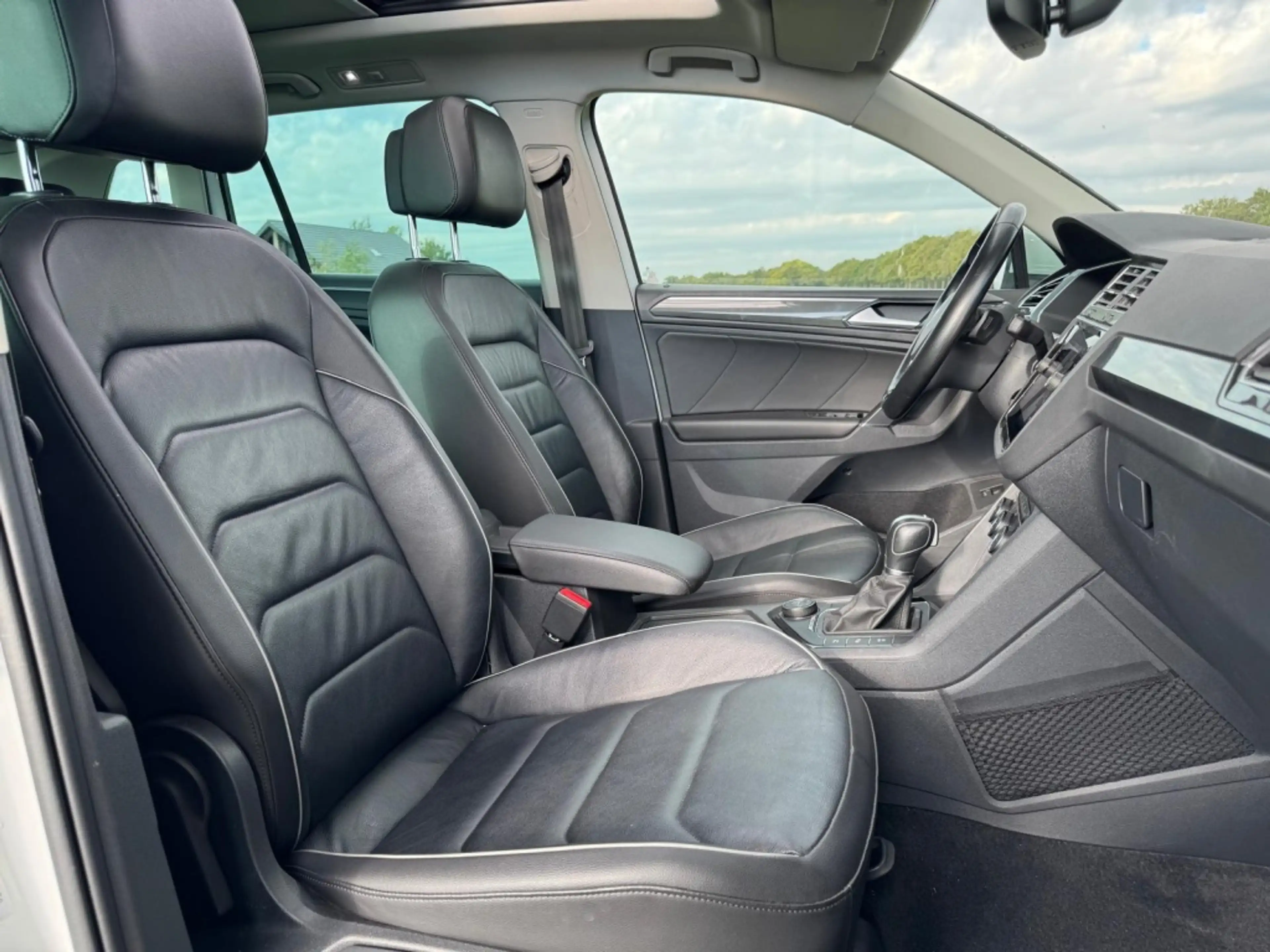 Volkswagen Tiguan 2.0 TSI 4Motion R-Line | Pano | 360 Camera | Leder — photo 18