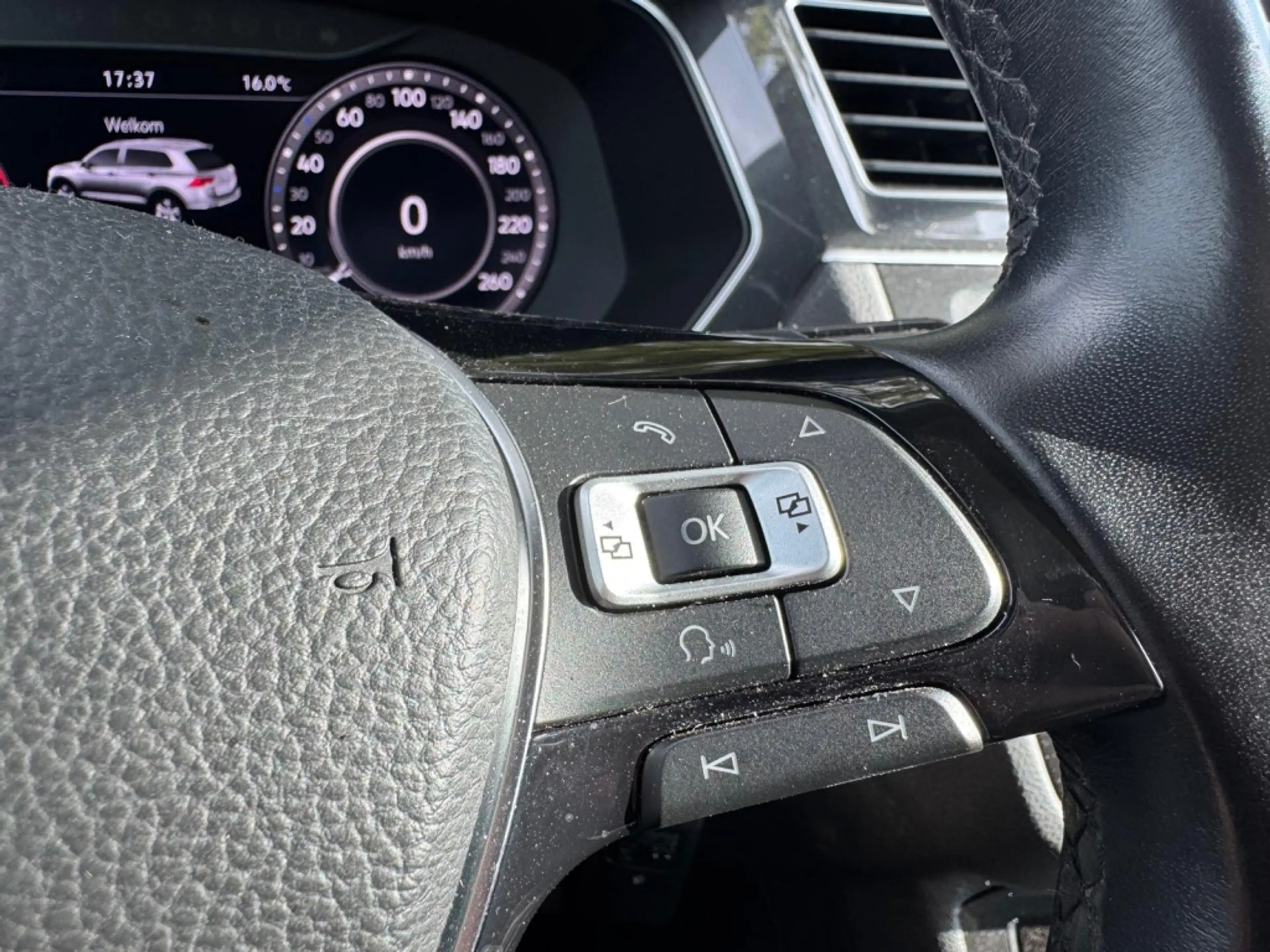 Volkswagen Tiguan 2.0 TSI 4Motion R-Line | Pano | 360 Camera | Leder — photo 23